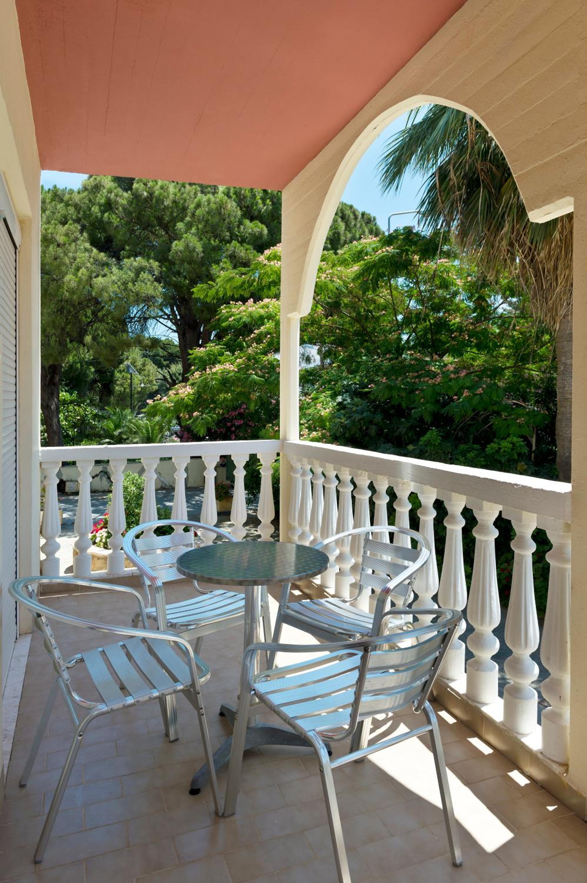 Perla Marina Hotel