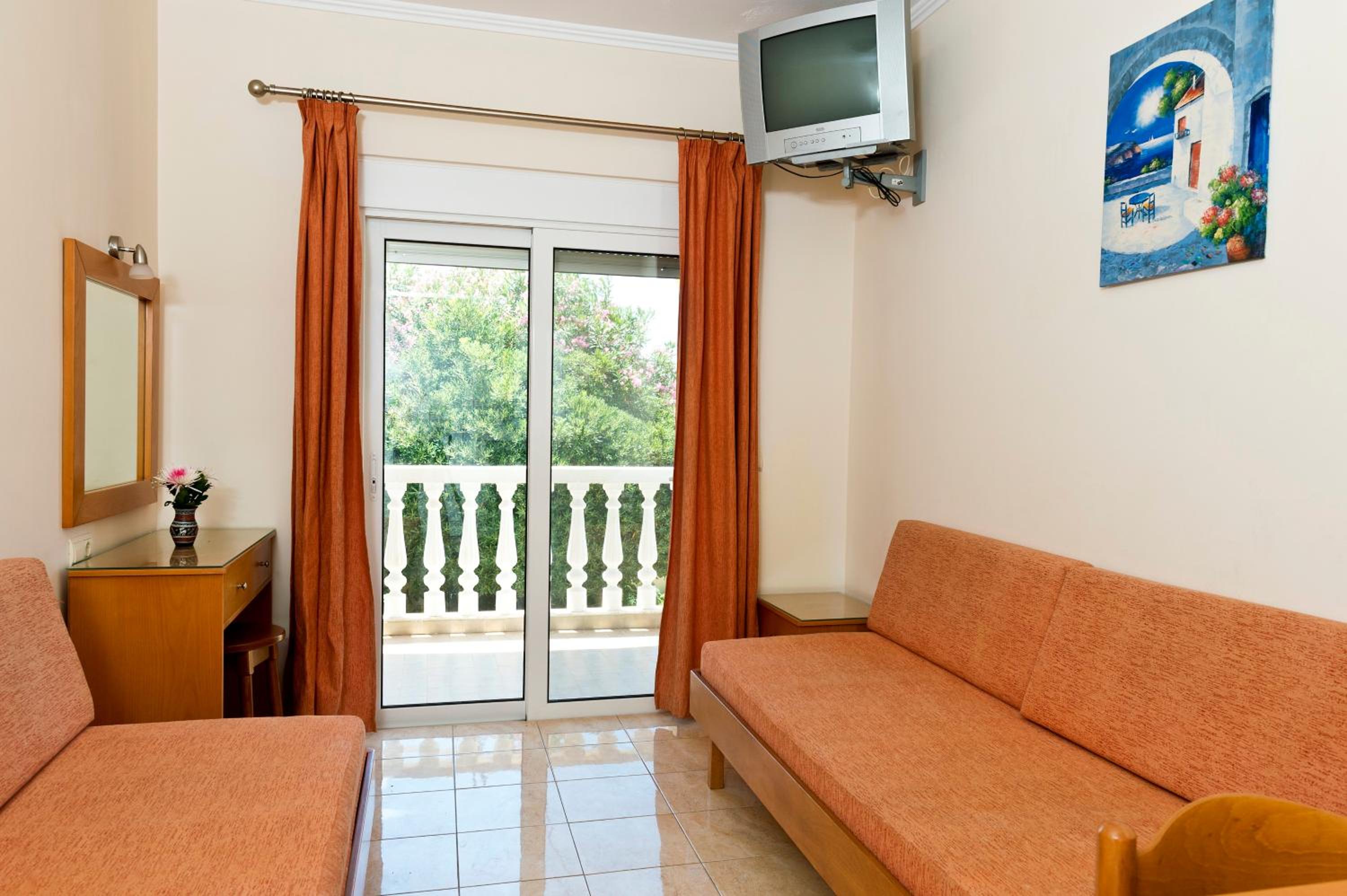 Perla Marina Hotel
