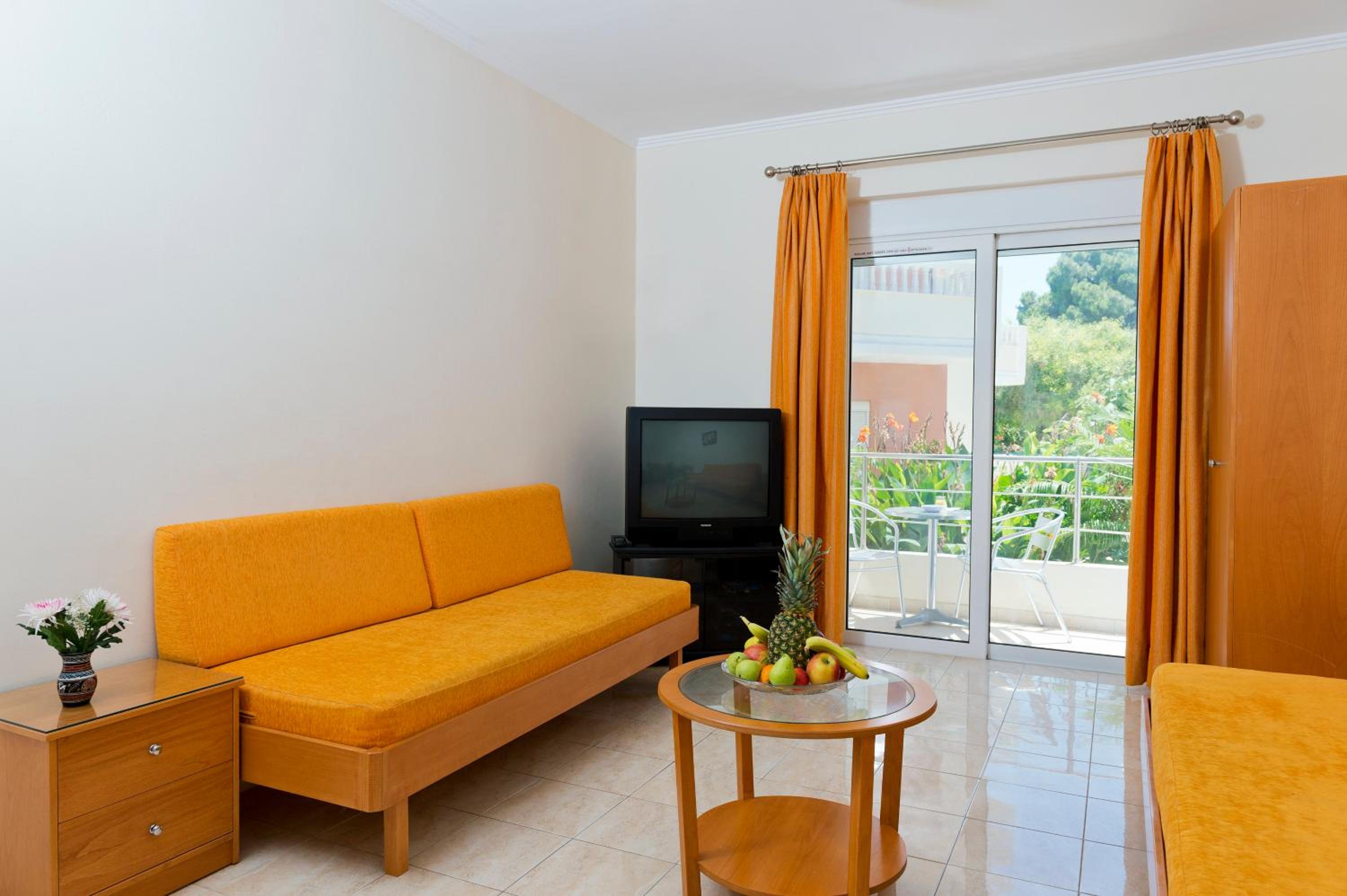 Perla Marina Hotel
