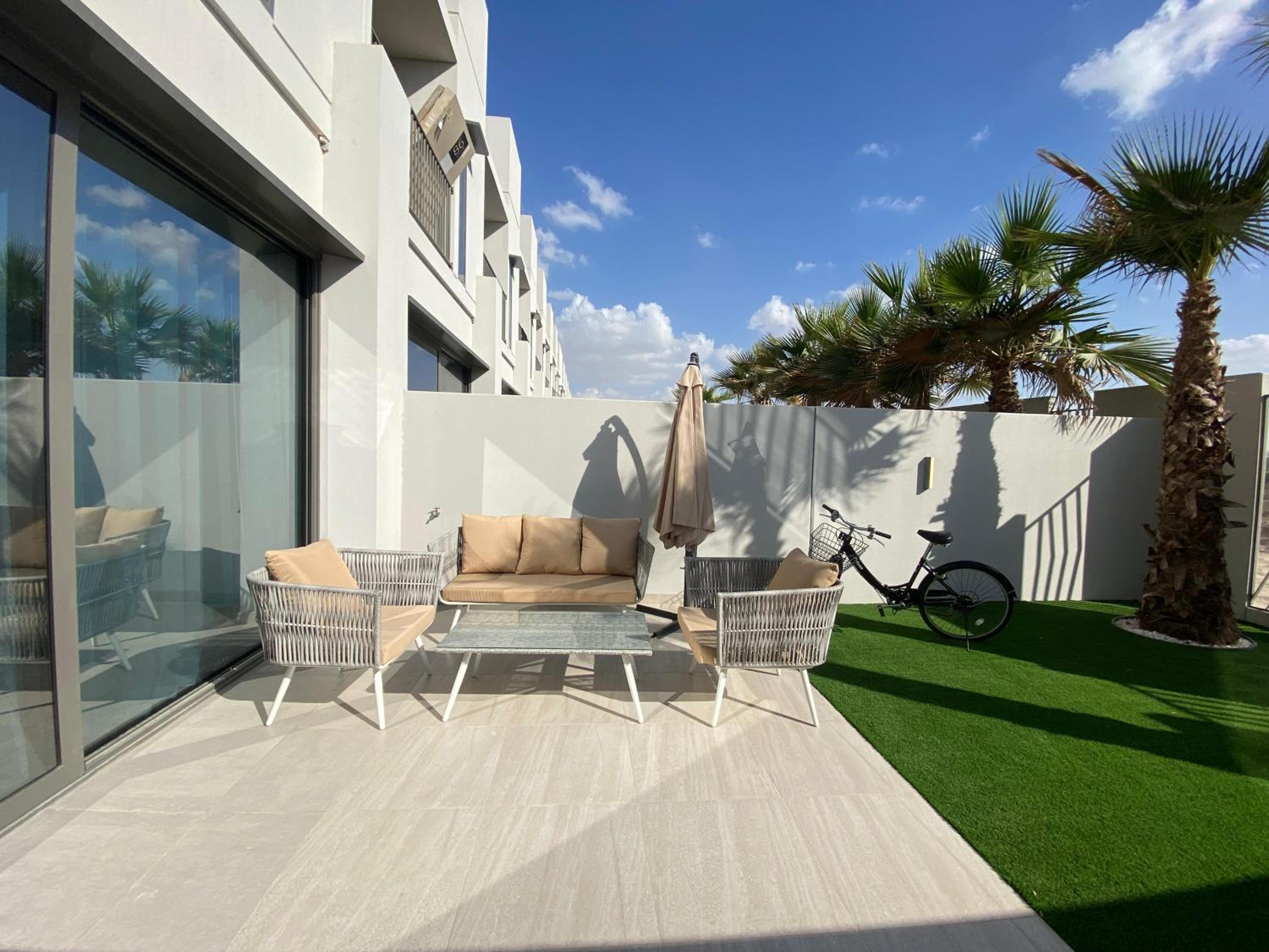New Family Villa with PS5, Garden and Playroom