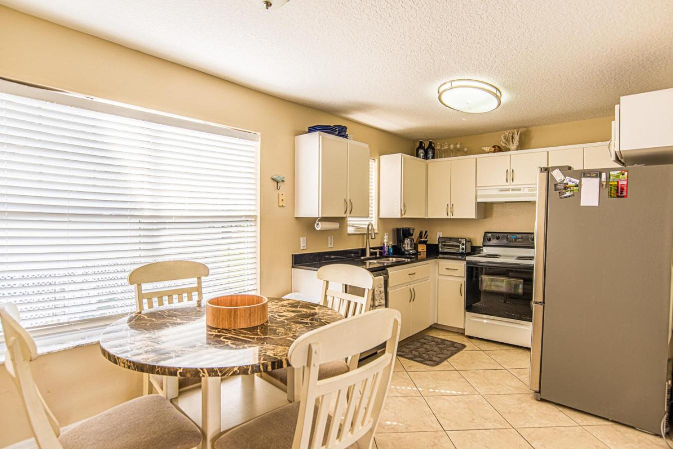 Rivers Edge Retreat on Crystal River with Pool