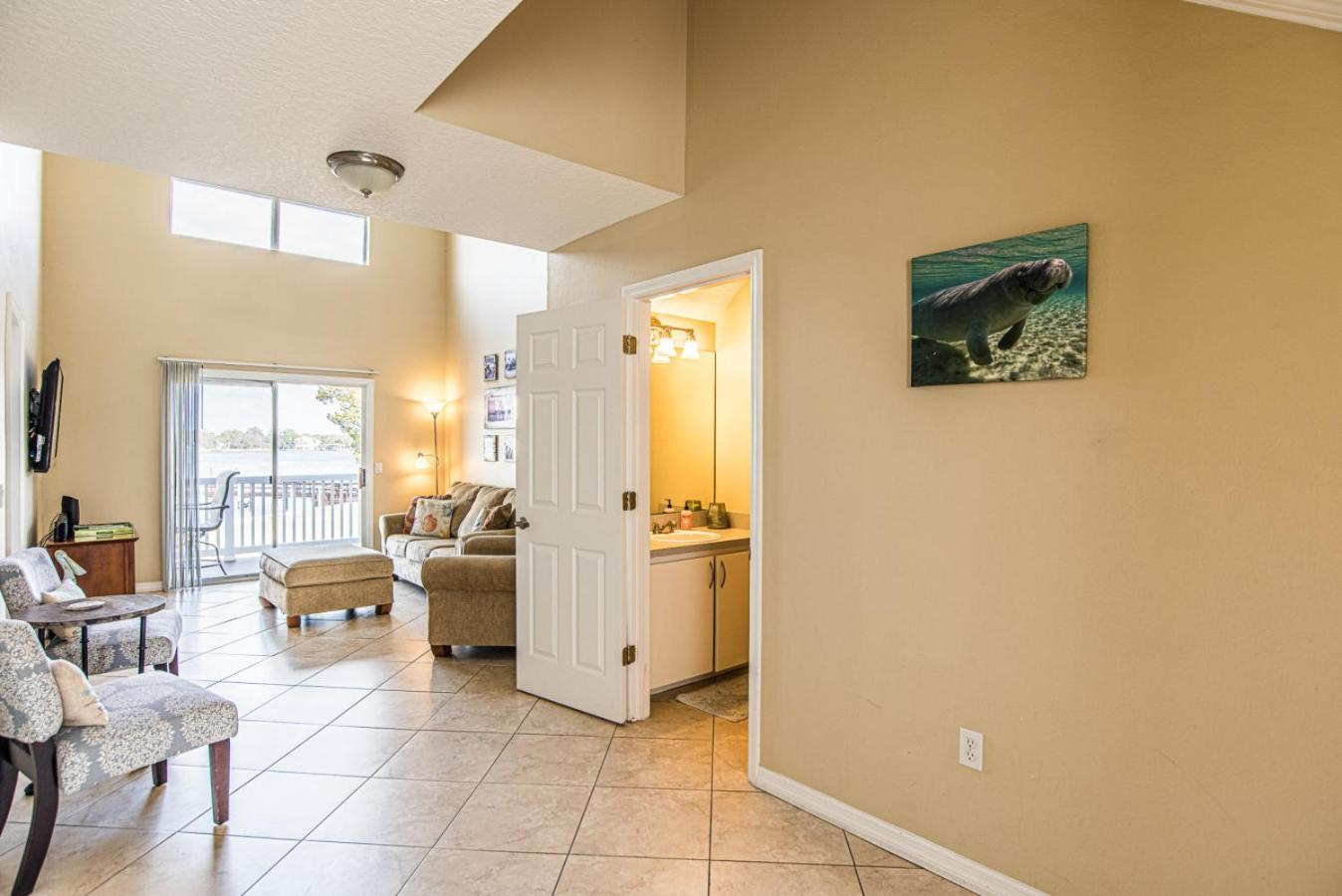 Rivers Edge Retreat on Crystal River with Pool