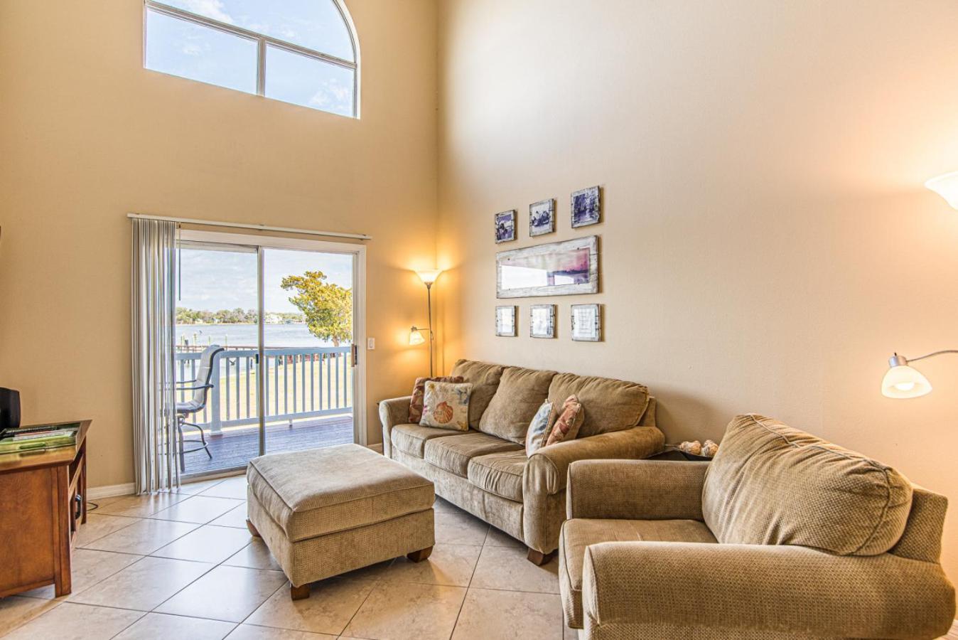 Rivers Edge Retreat on Crystal River with Pool