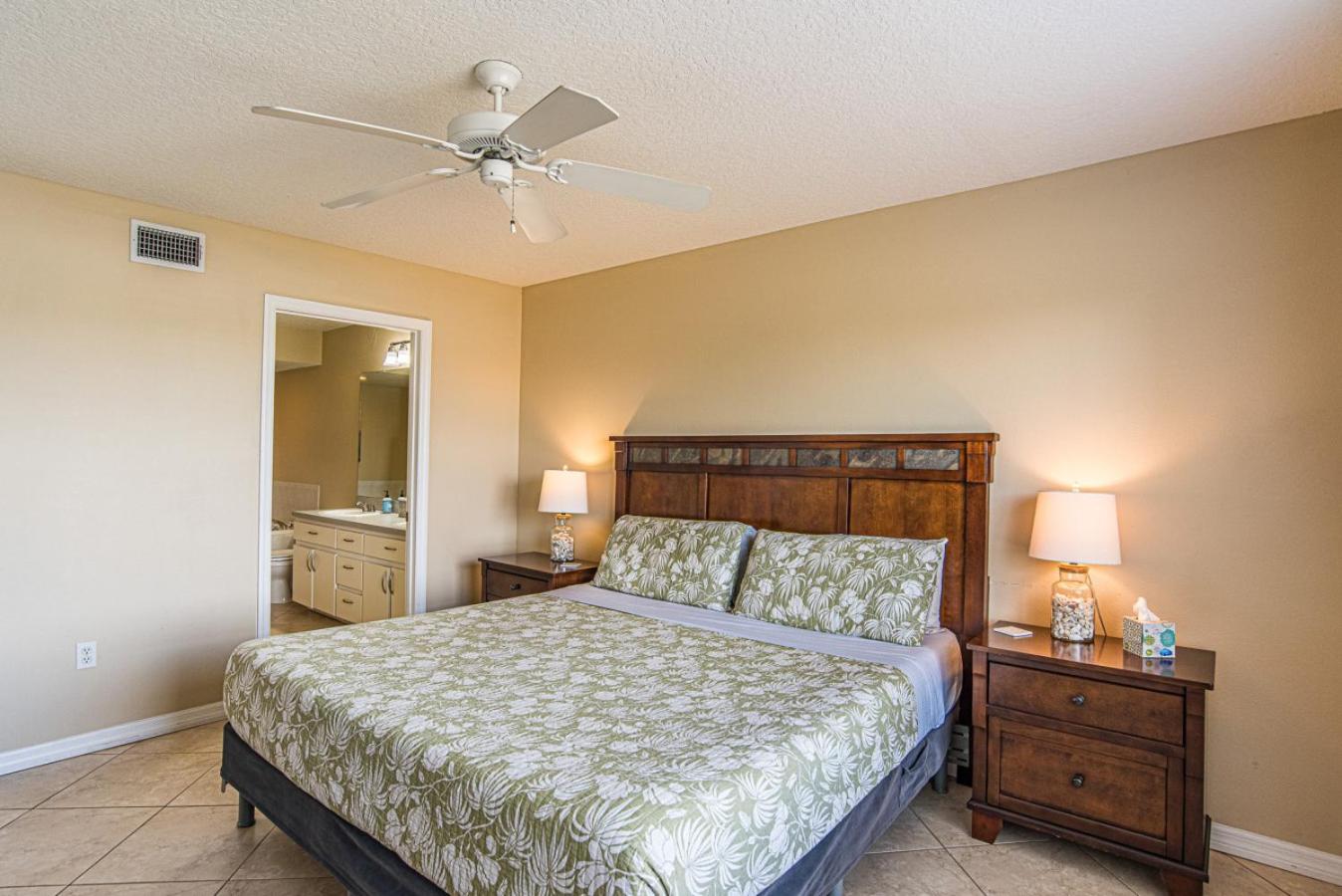 Rivers Edge Retreat on Crystal River with Pool