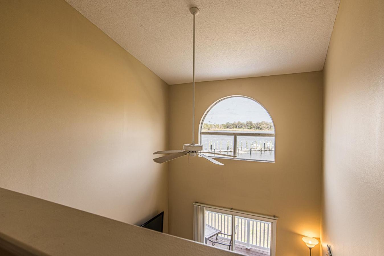 Rivers Edge Retreat on Crystal River with Pool