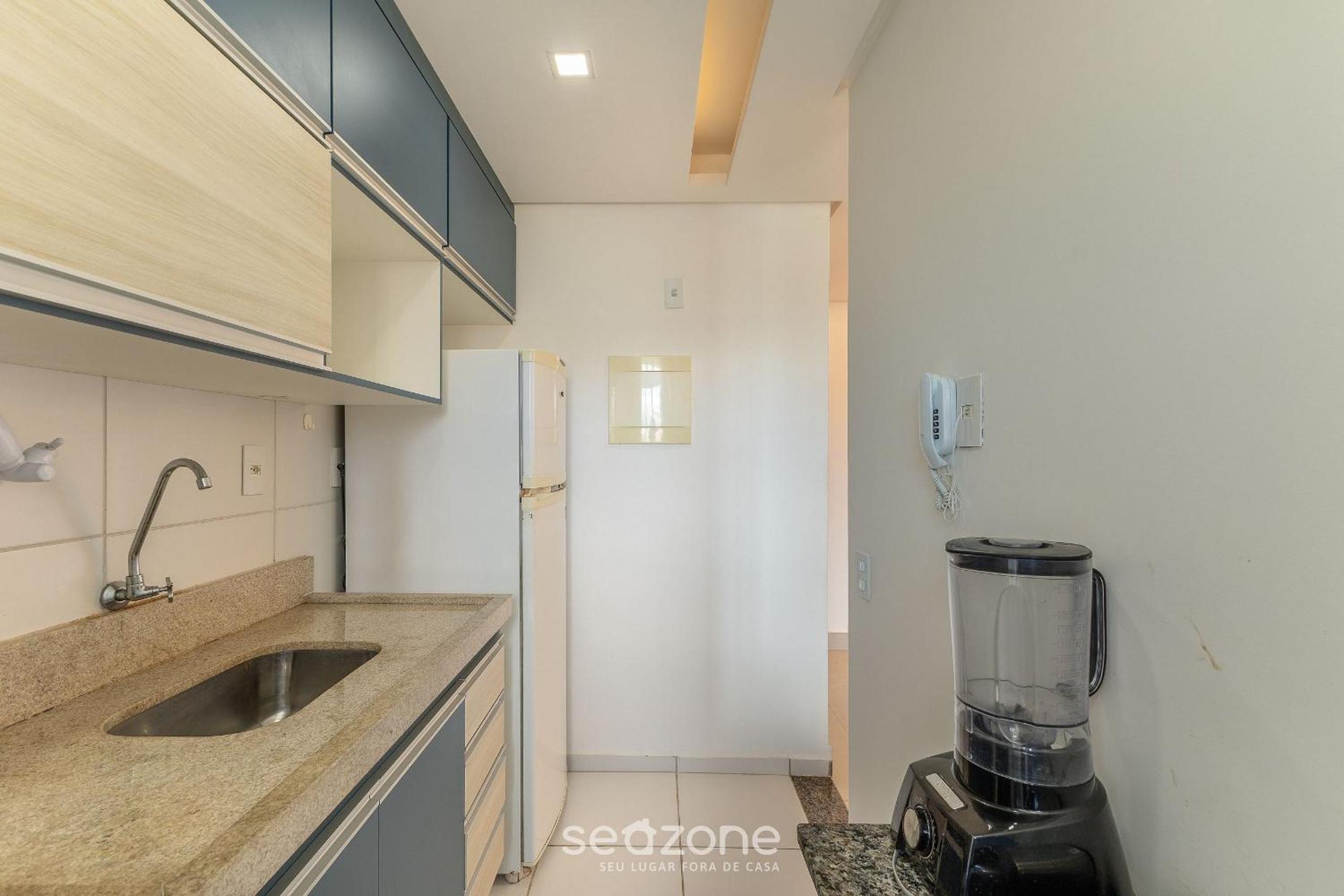 Apart 450m from the beach in Cond. w/ Pool VAR0302