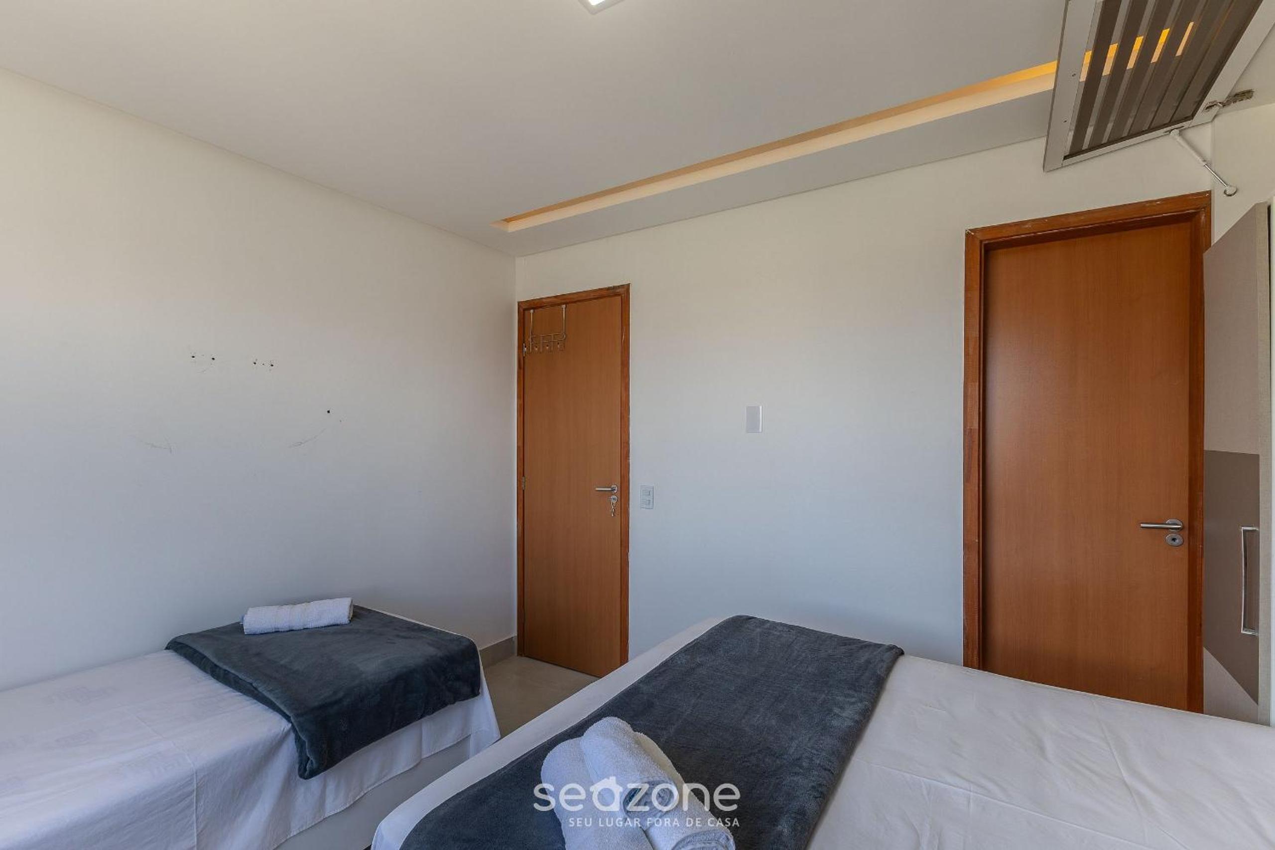 Apart 450m from the beach in Cond. w/ Pool VAR0302