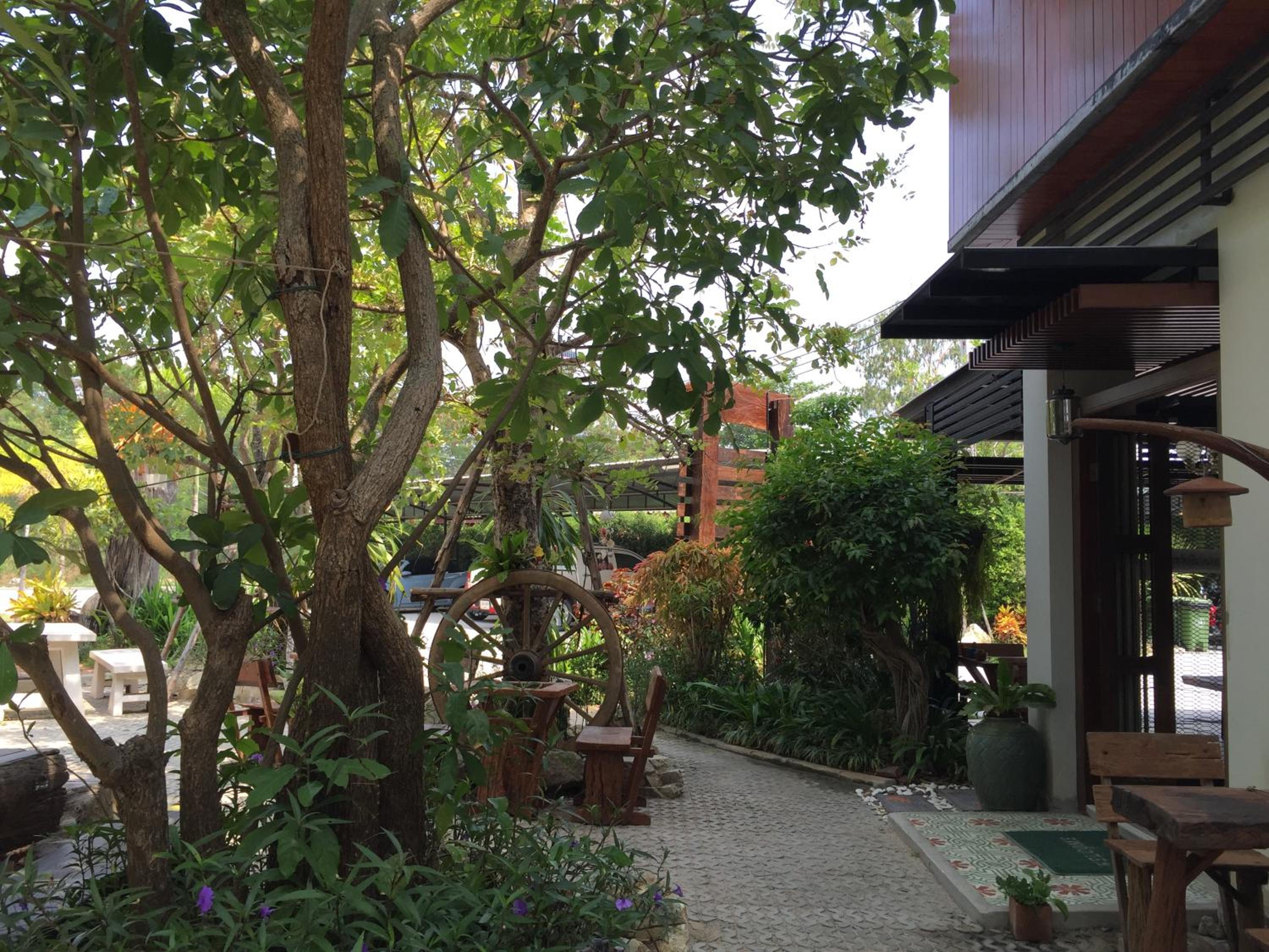 Rayonghouse Resort