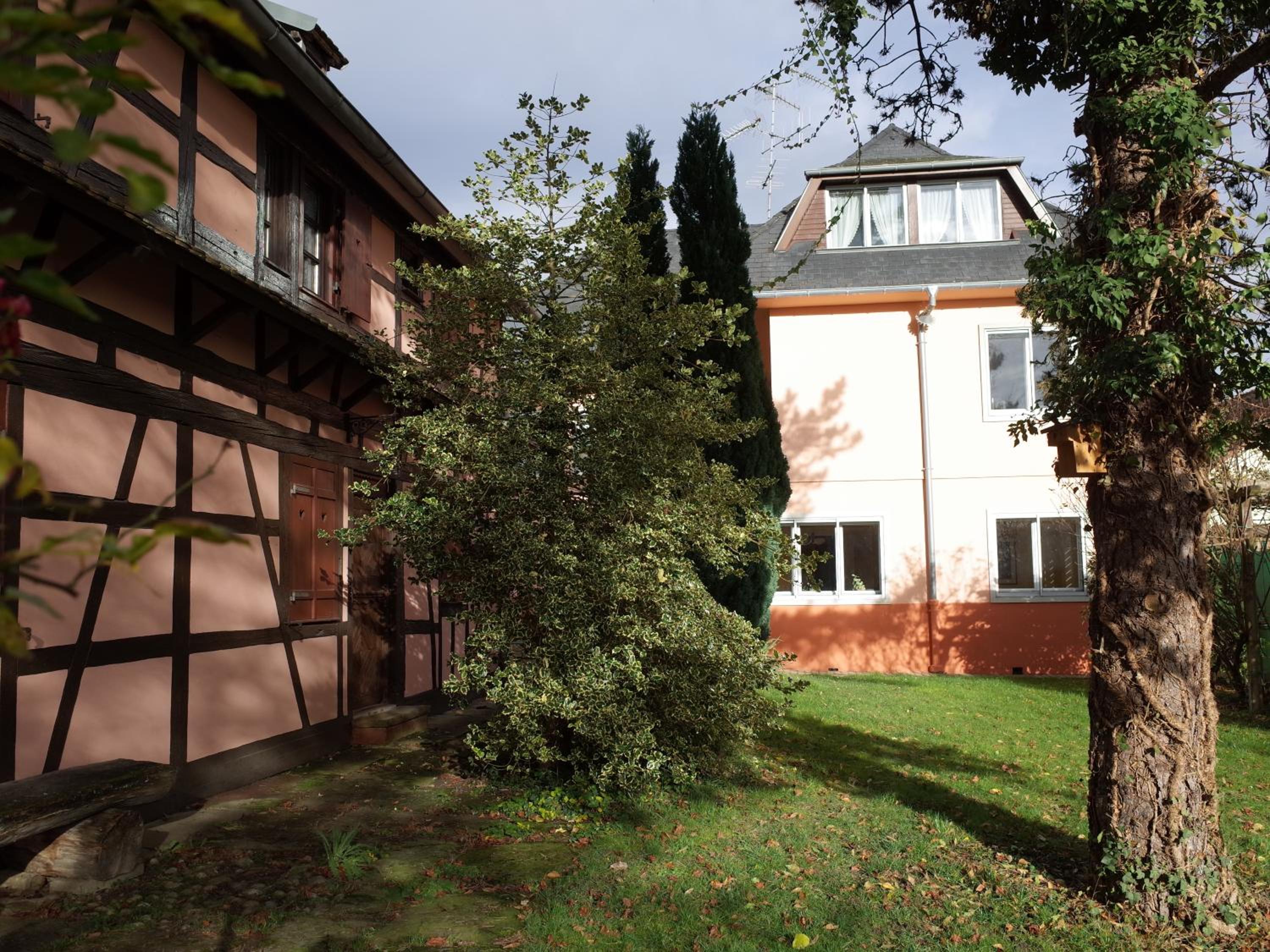 Maison de Jeanne view 2