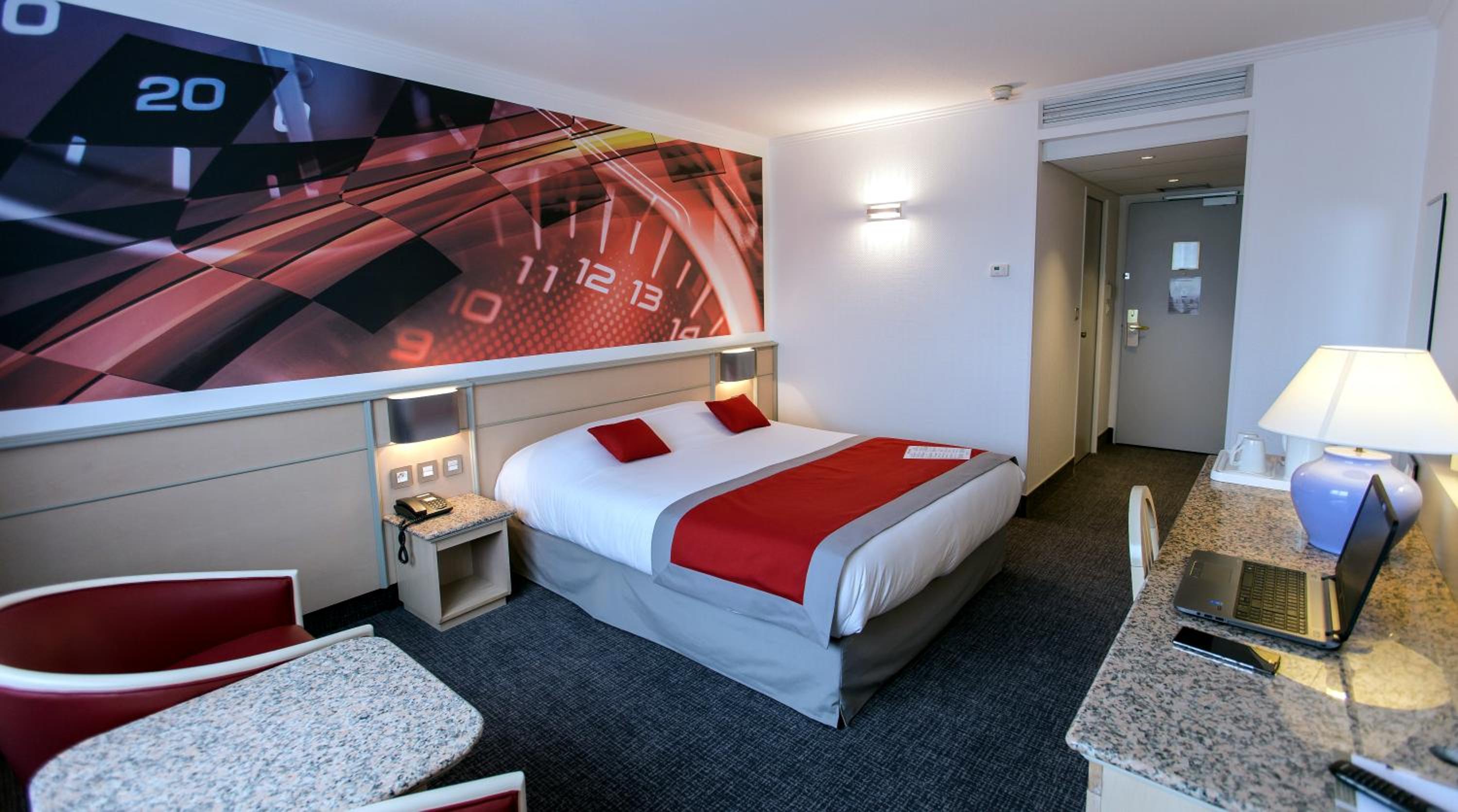 Hôtel Le Paddock — 13