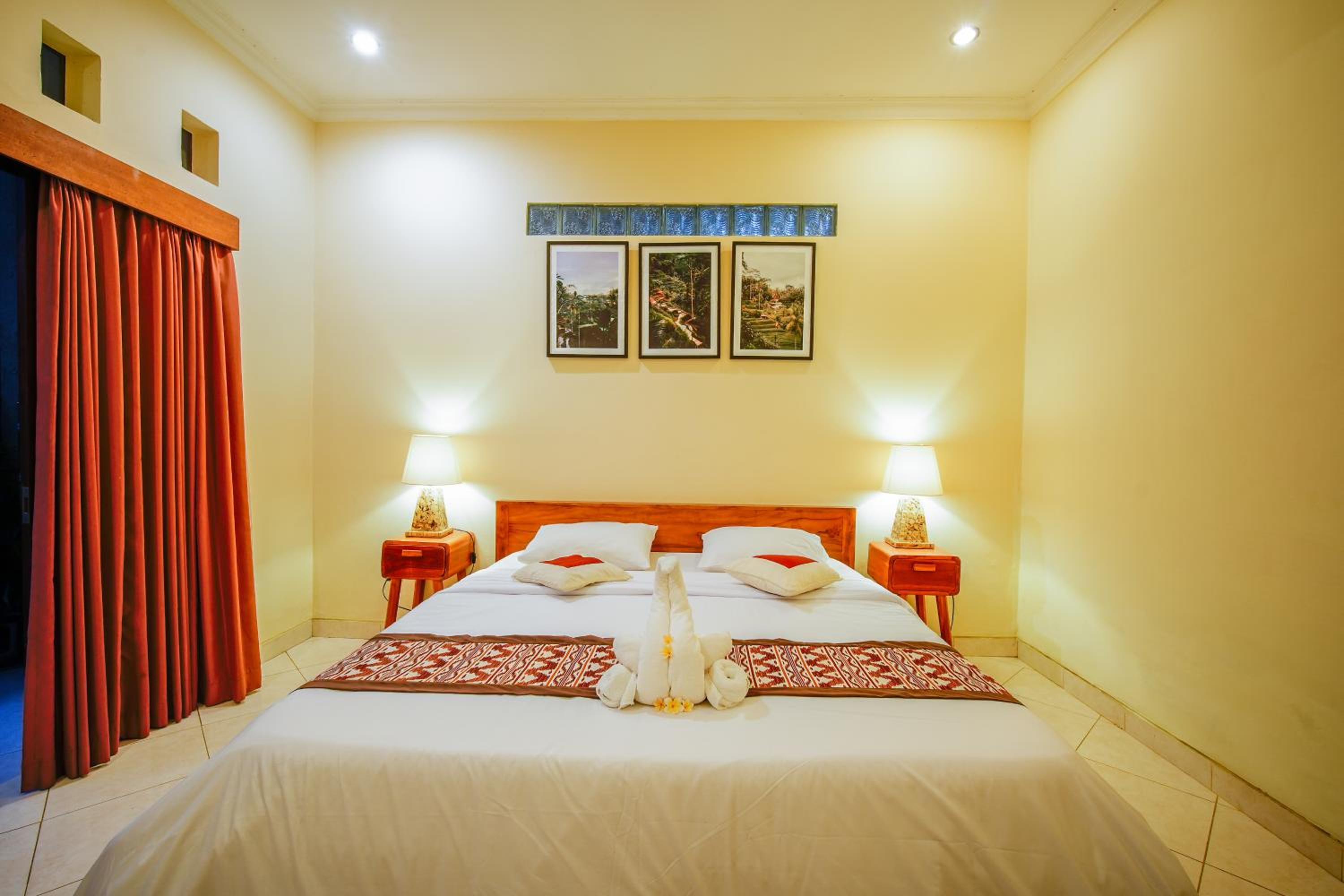 Shana Homestay by EPS