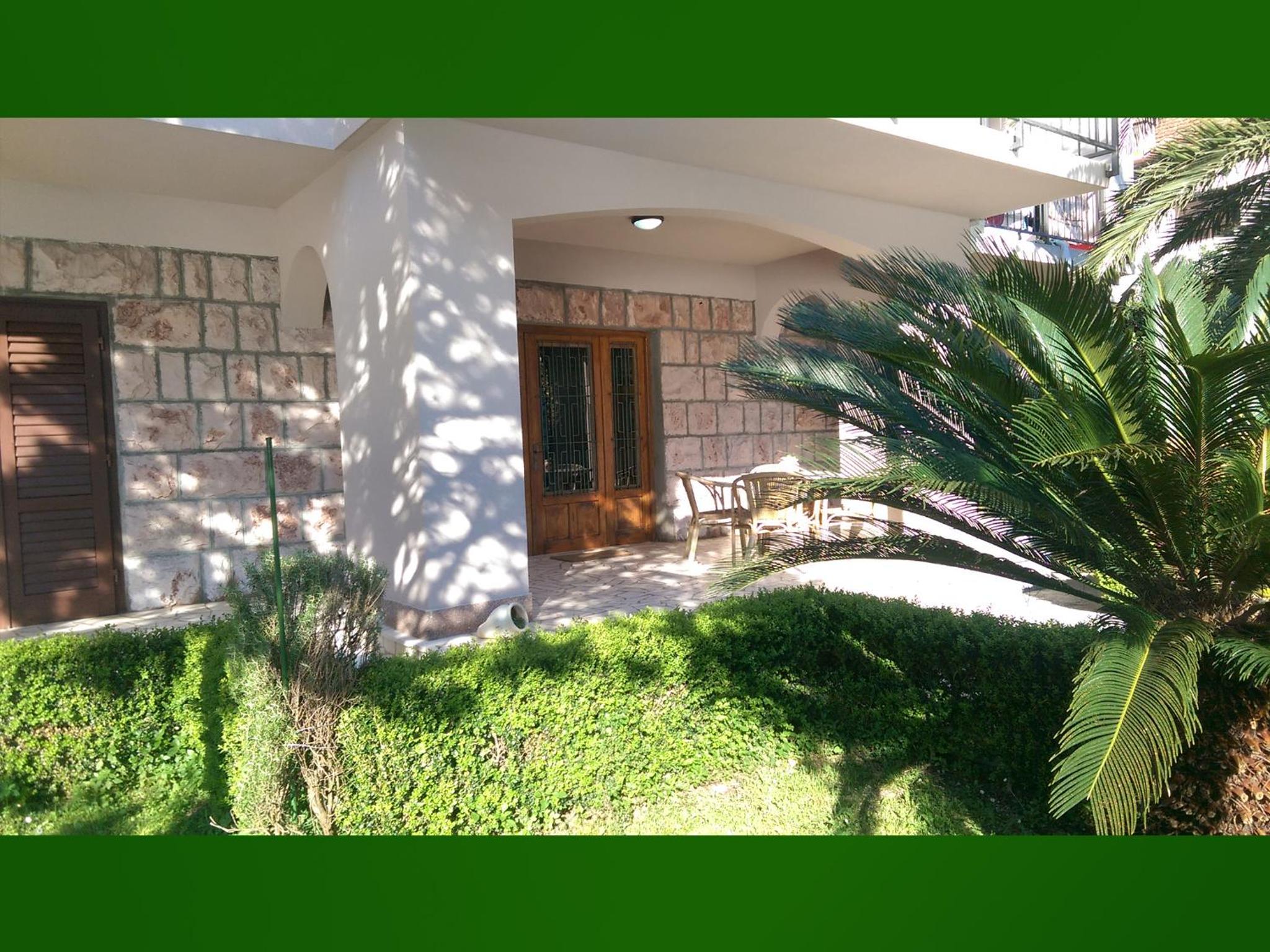 Seafront Apartments House 44 Private Balcony Old Town View