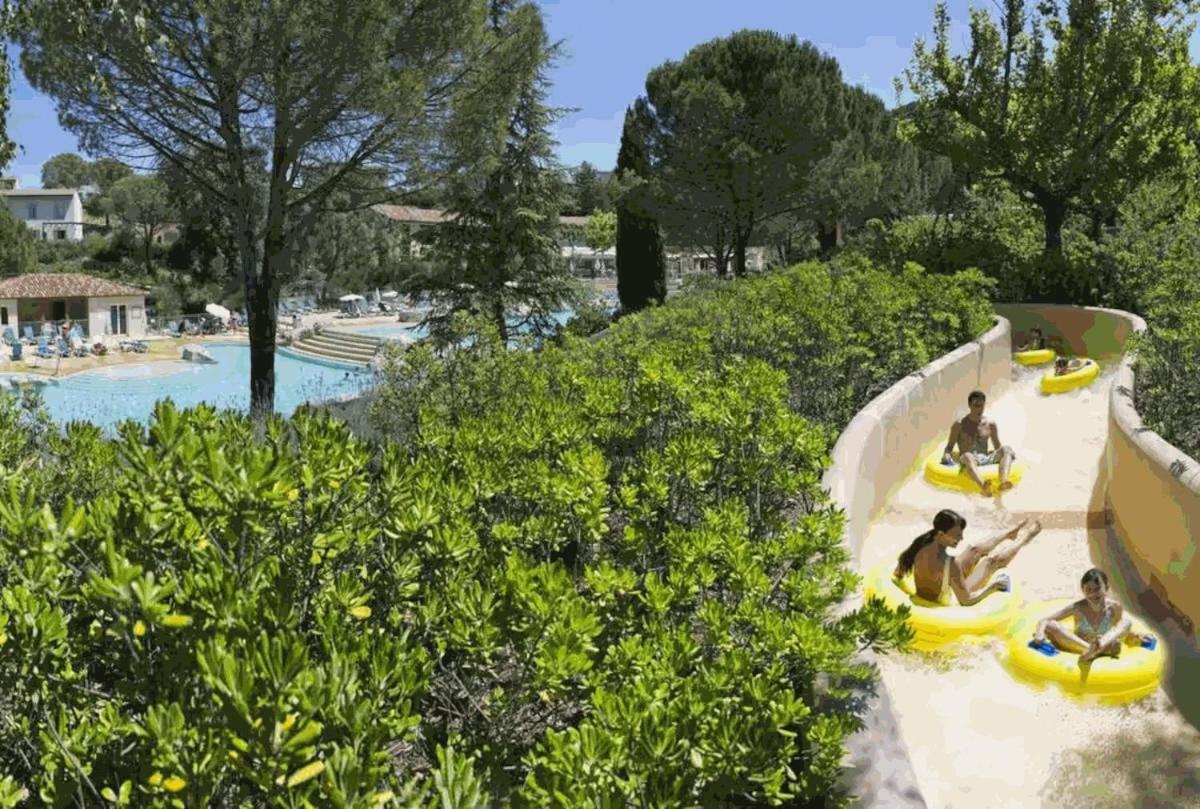 Duplex, piscines, animations près via Ardèche, centre équestre- sans draps ni serviettes
