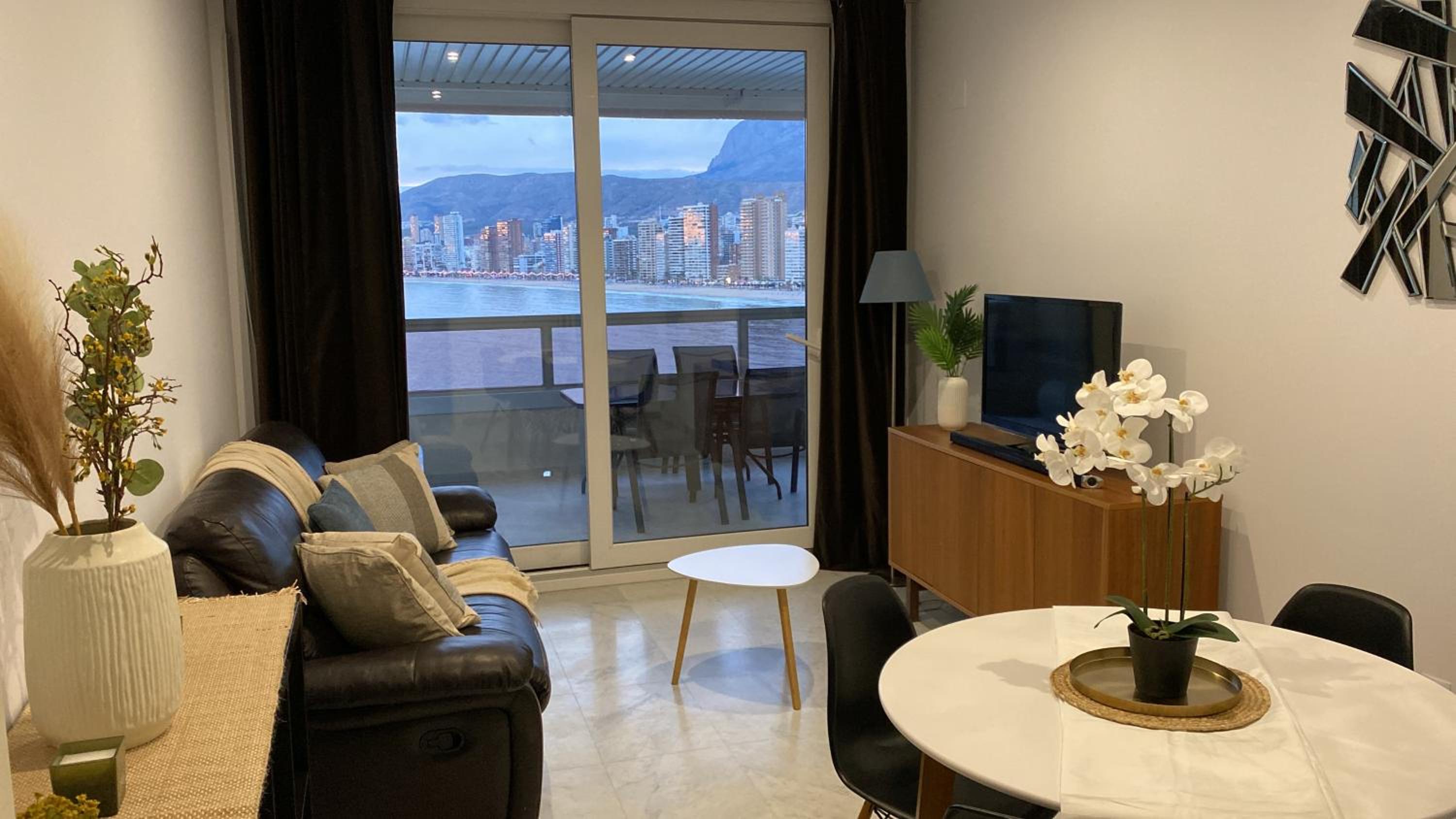 Excellent apartment in front of the sea!