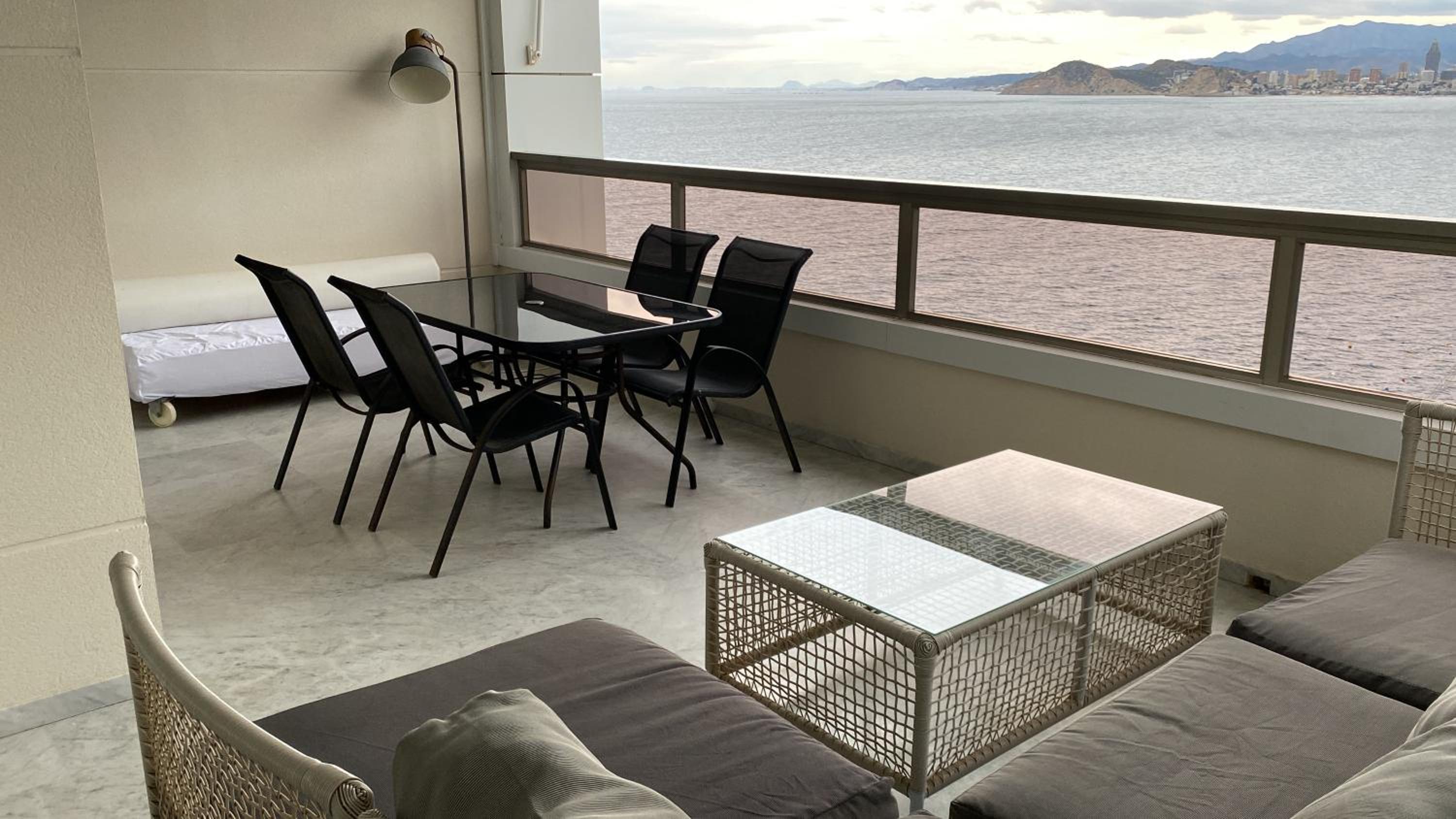 Excellent apartment in front of the sea!