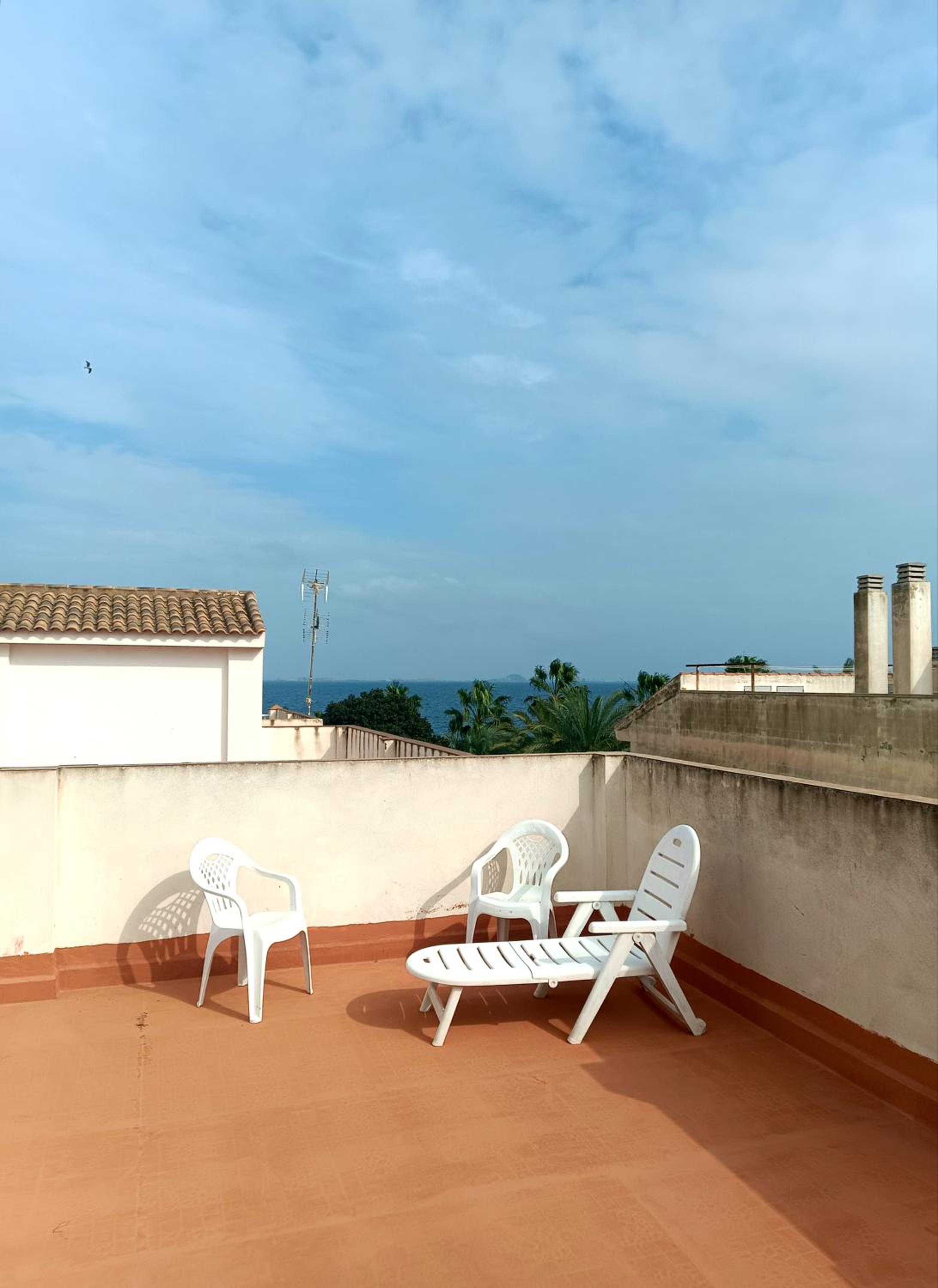 Modern Art apartment by the sea Playa del Espejo