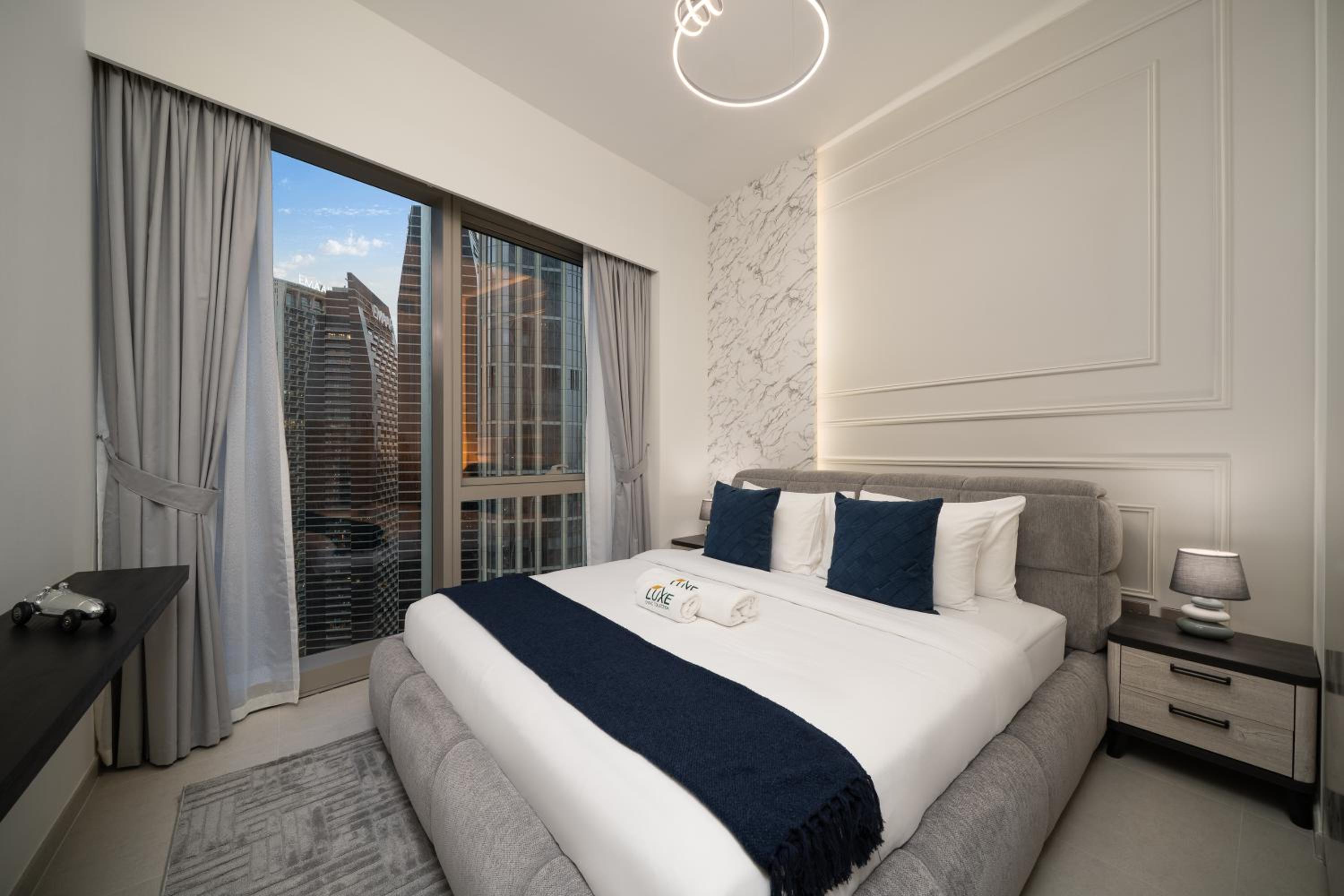 Luxe Living at Grande Signature - Burj Khalifa and Sea Views - Brand New