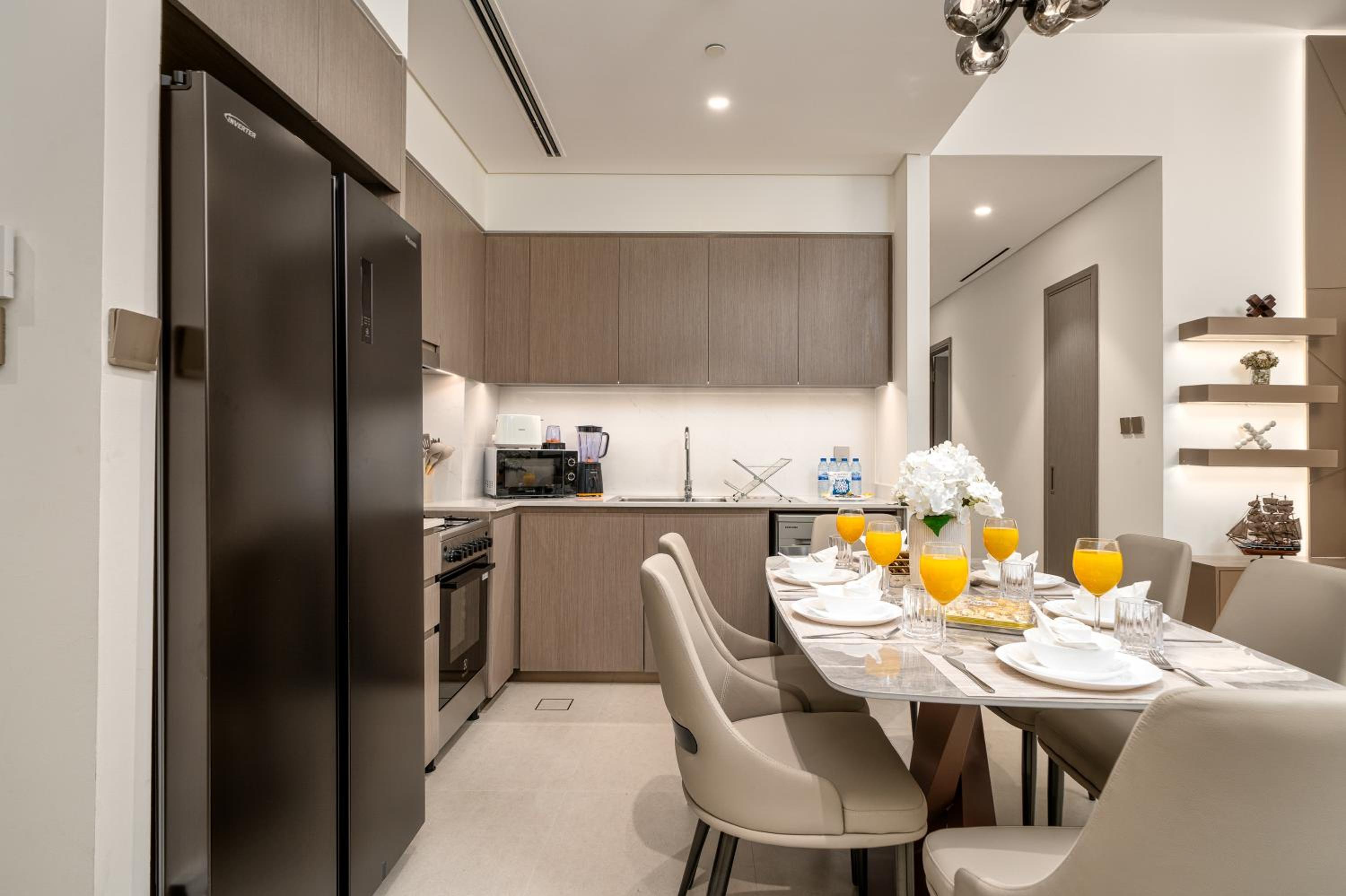 Luxe Living at Grande Signature - Burj Khalifa and Sea Views - Brand New
