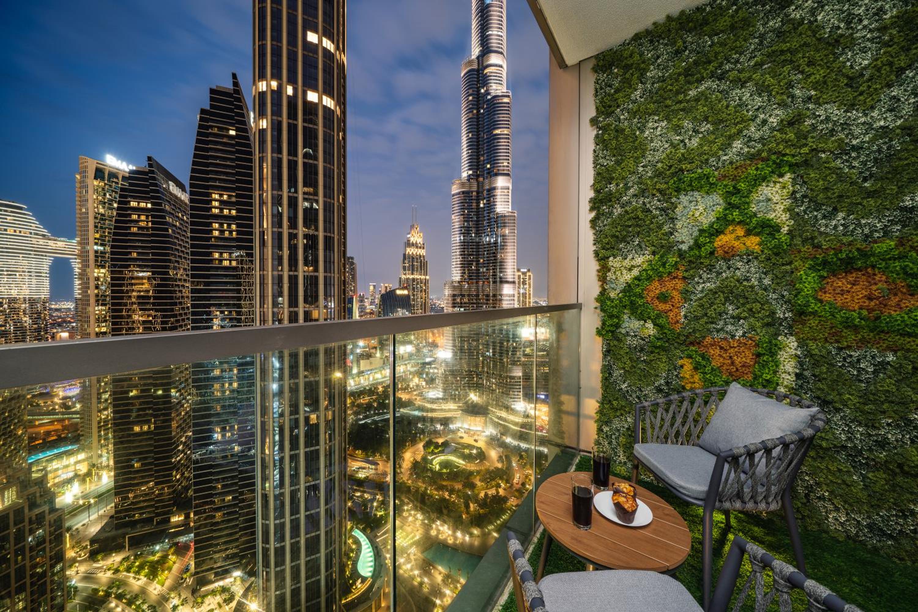 Luxe Living at Grande Signature - Burj Khalifa and Sea Views - Brand New