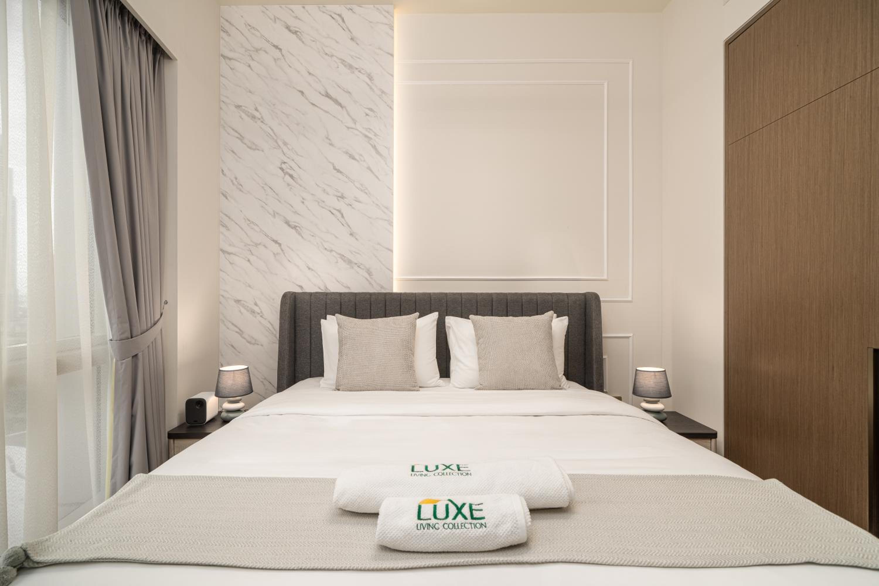 Luxe Living at Grande Signature - Burj Khalifa and Sea Views - Brand New