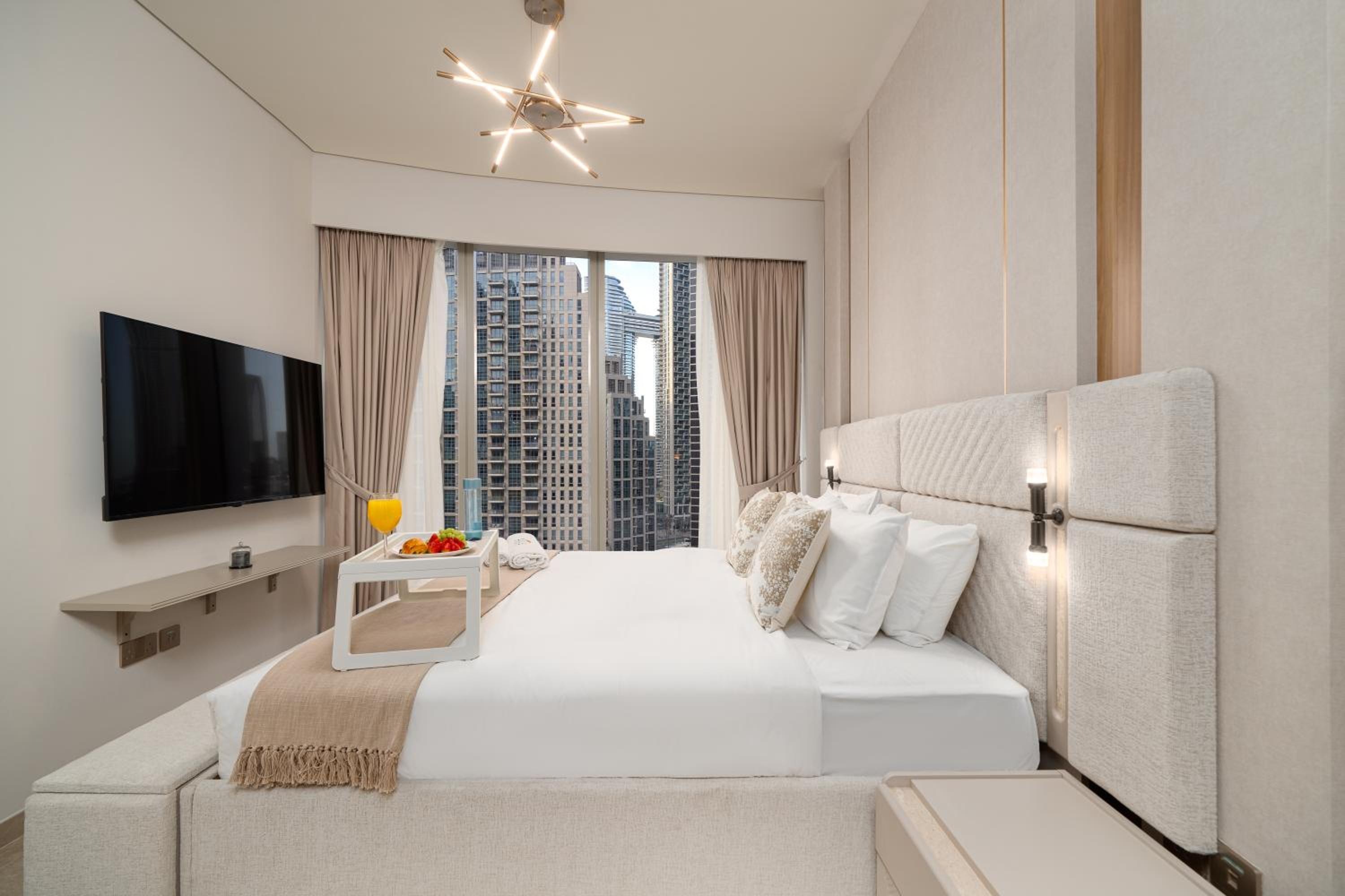 Luxe Living at Grande Signature - Burj Khalifa and Sea Views - Brand New