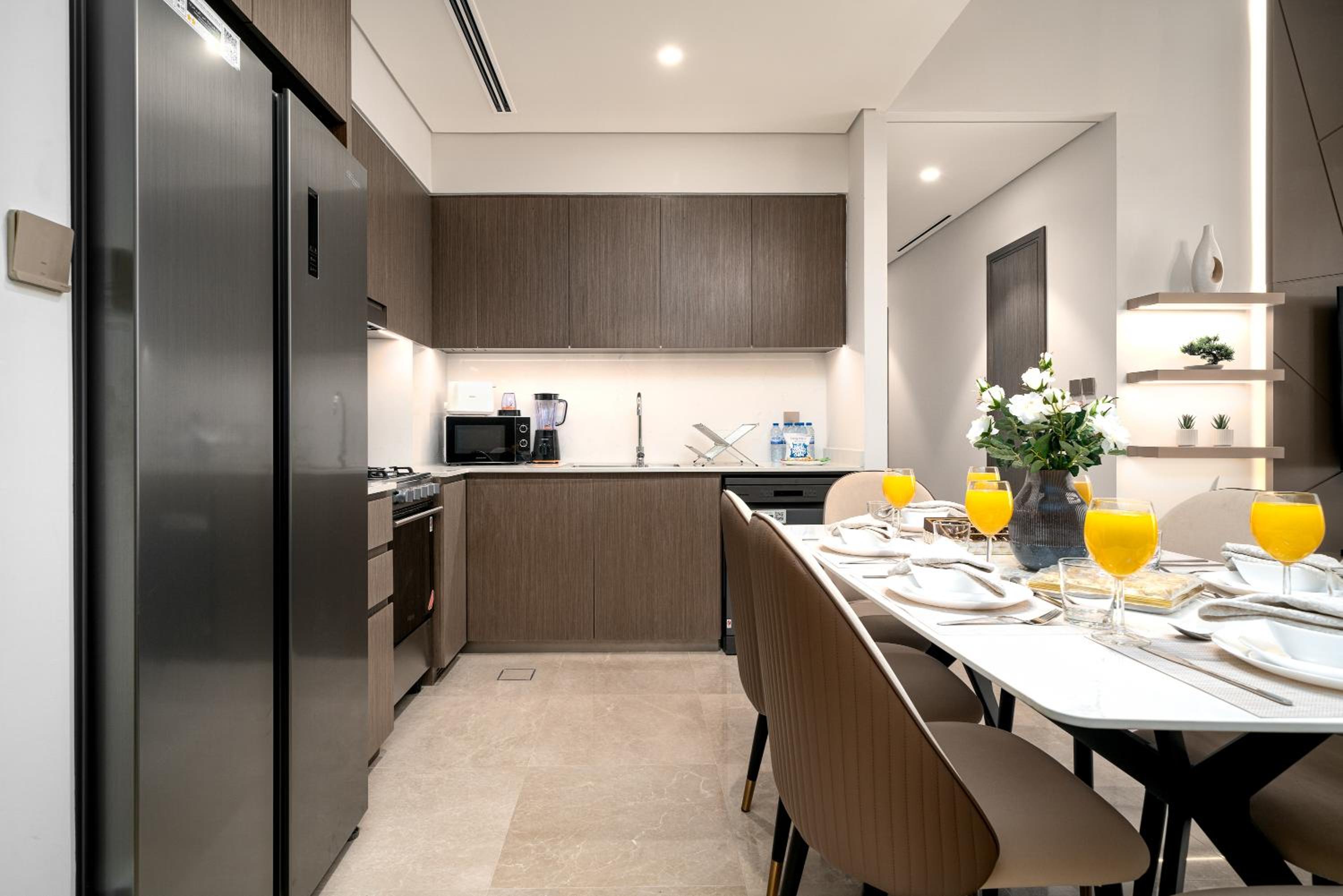 Luxe Living at Grande Signature - Burj Khalifa and Sea Views - Brand New