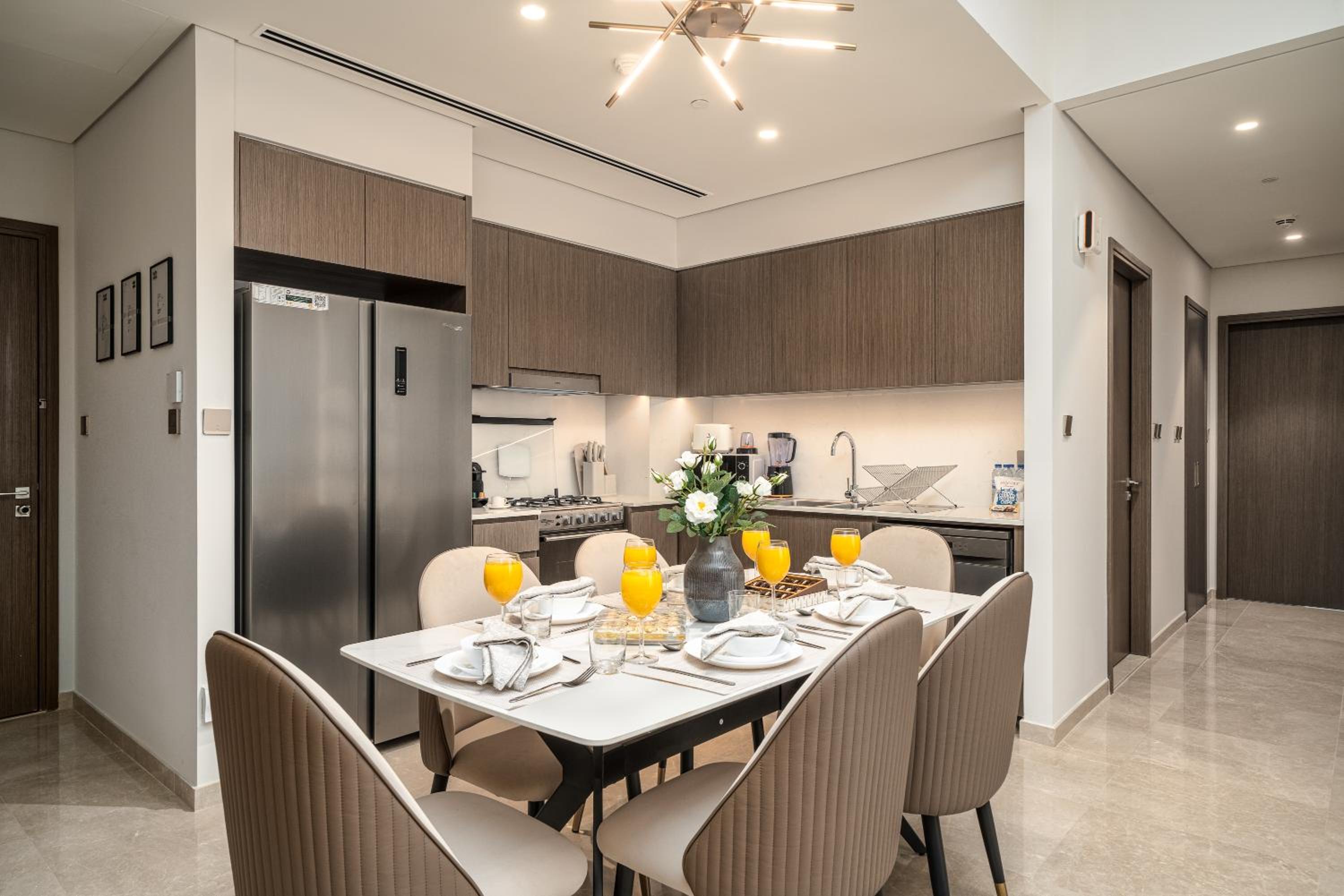 Luxe Living at Grande Signature - Burj Khalifa and Sea Views - Brand New
