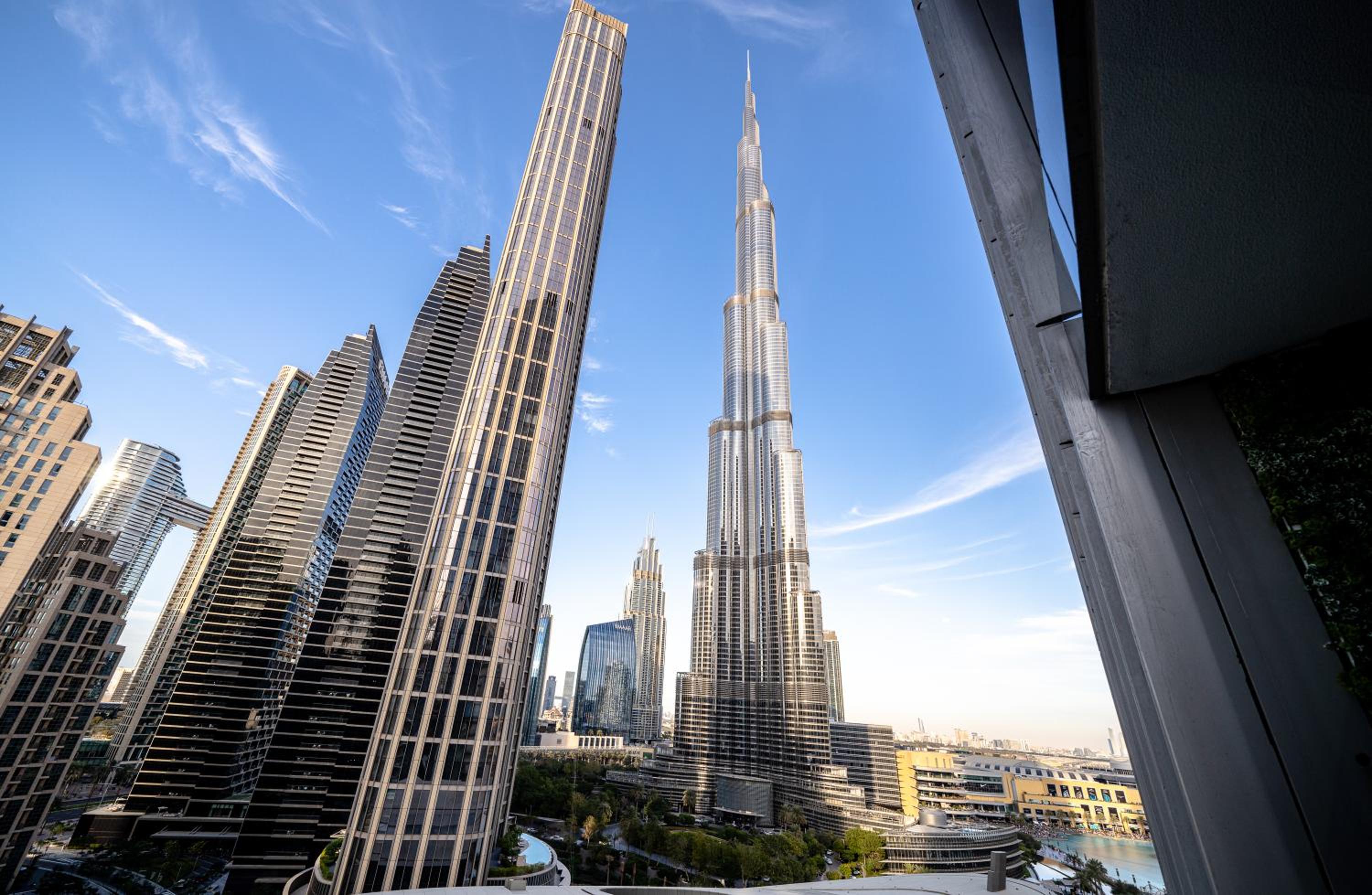 Luxe Living at Grande Signature - Burj Khalifa and Sea Views - Brand New