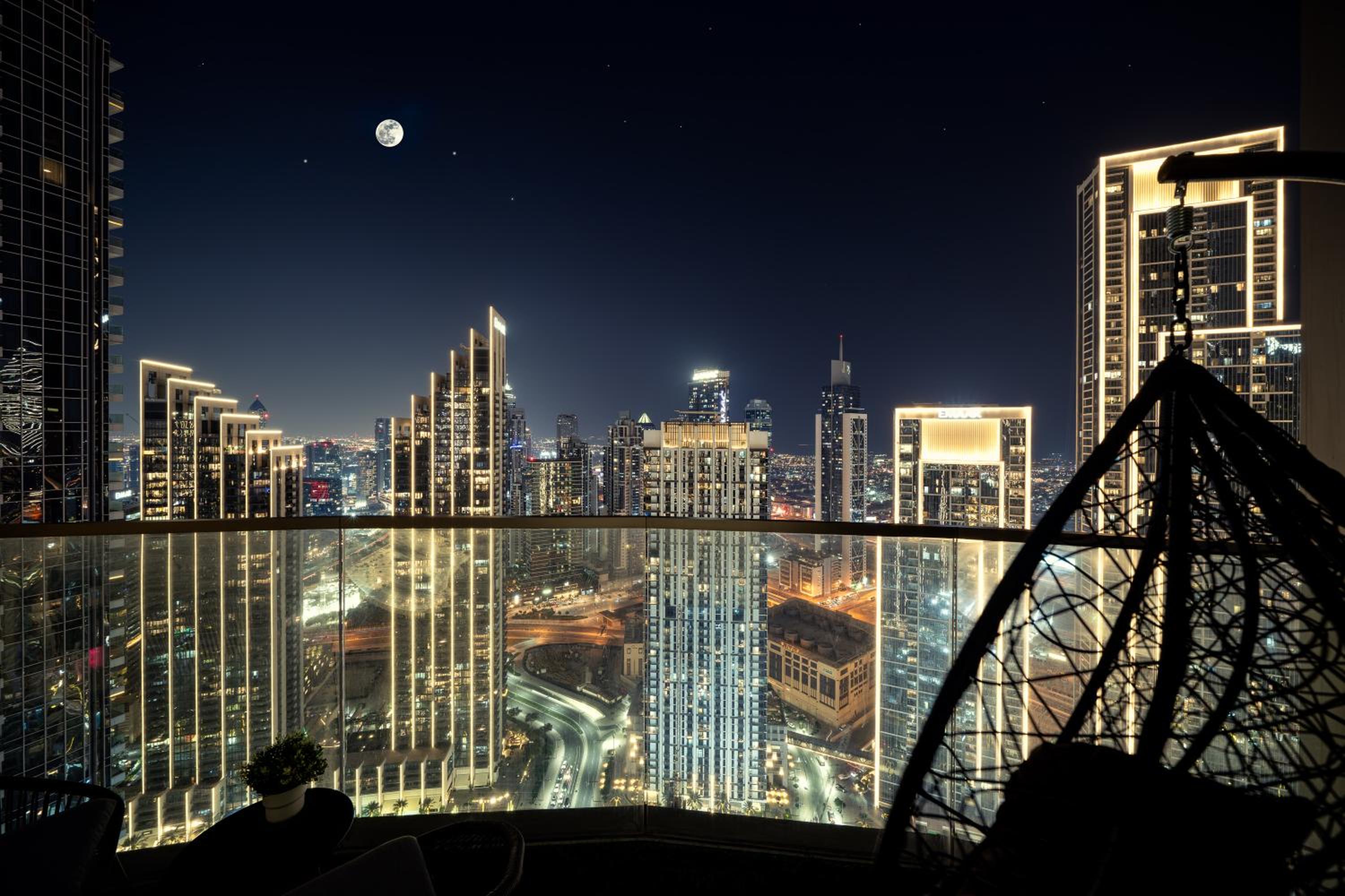 Luxe Living at Grande Signature - Burj Khalifa and Sea Views - Brand New