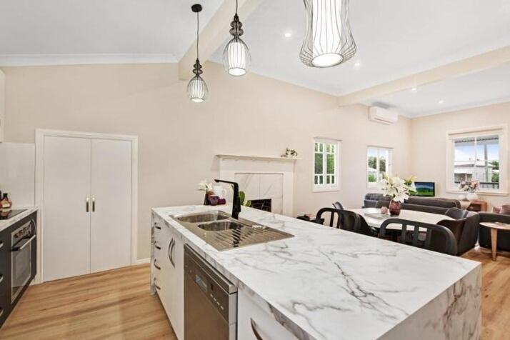 Eton Cottage - Central Boutique Stay