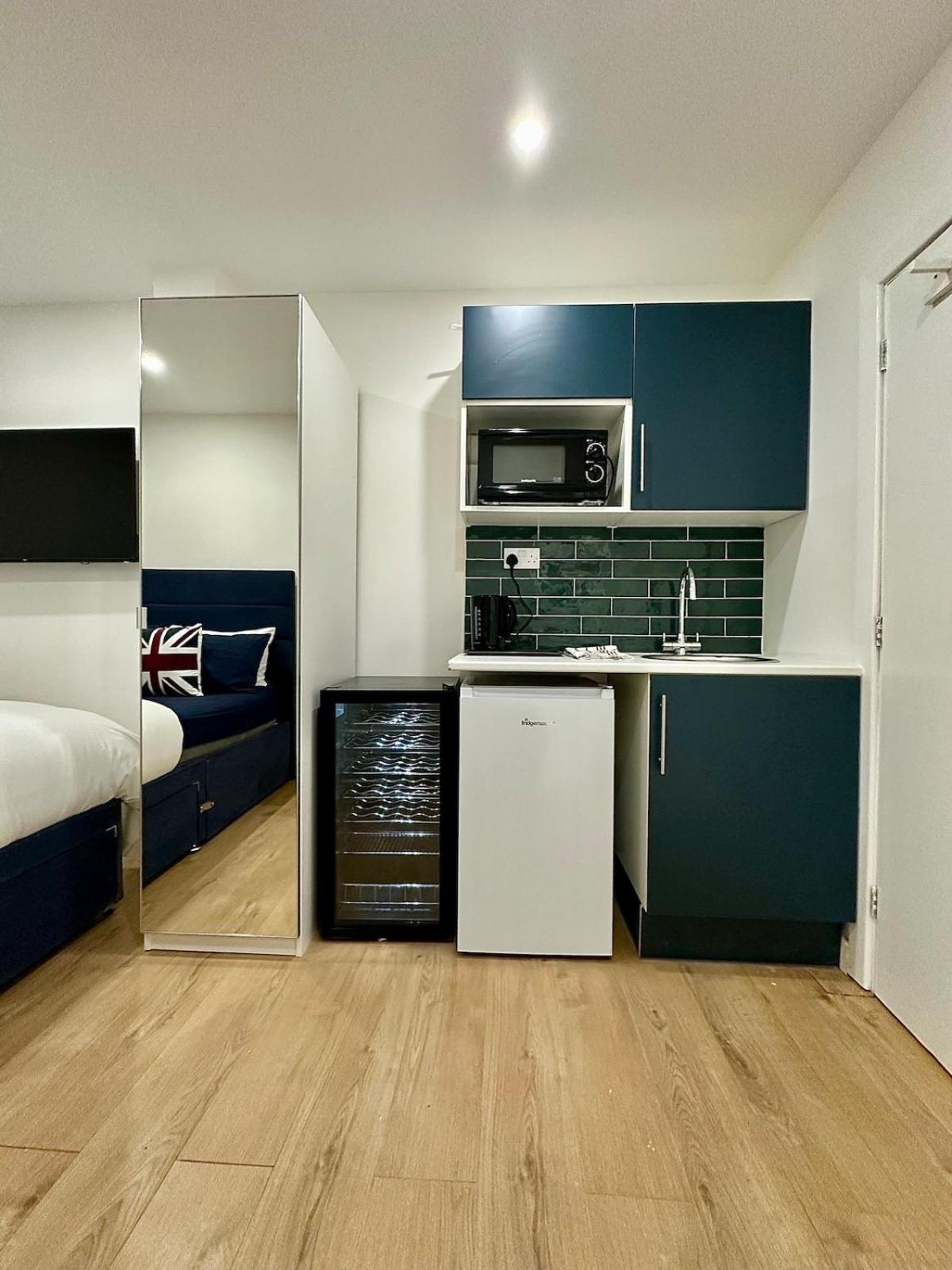 Studio next to king cross B