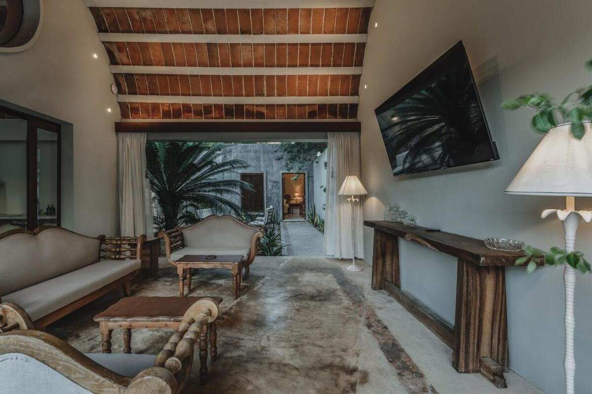 Casa Los Amigos 4BDR by Cercana