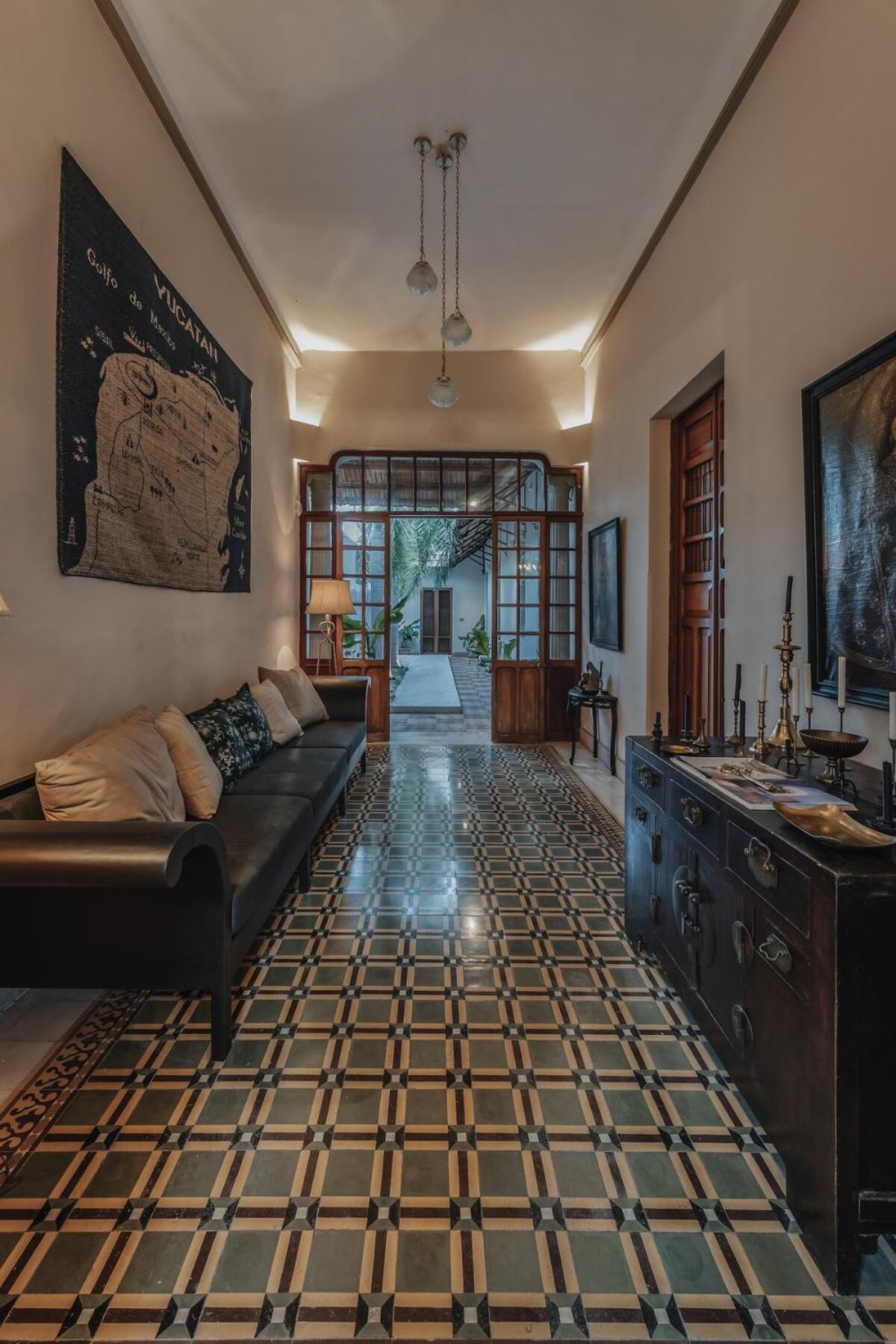 Casa Los Amigos 4BDR by Cercana