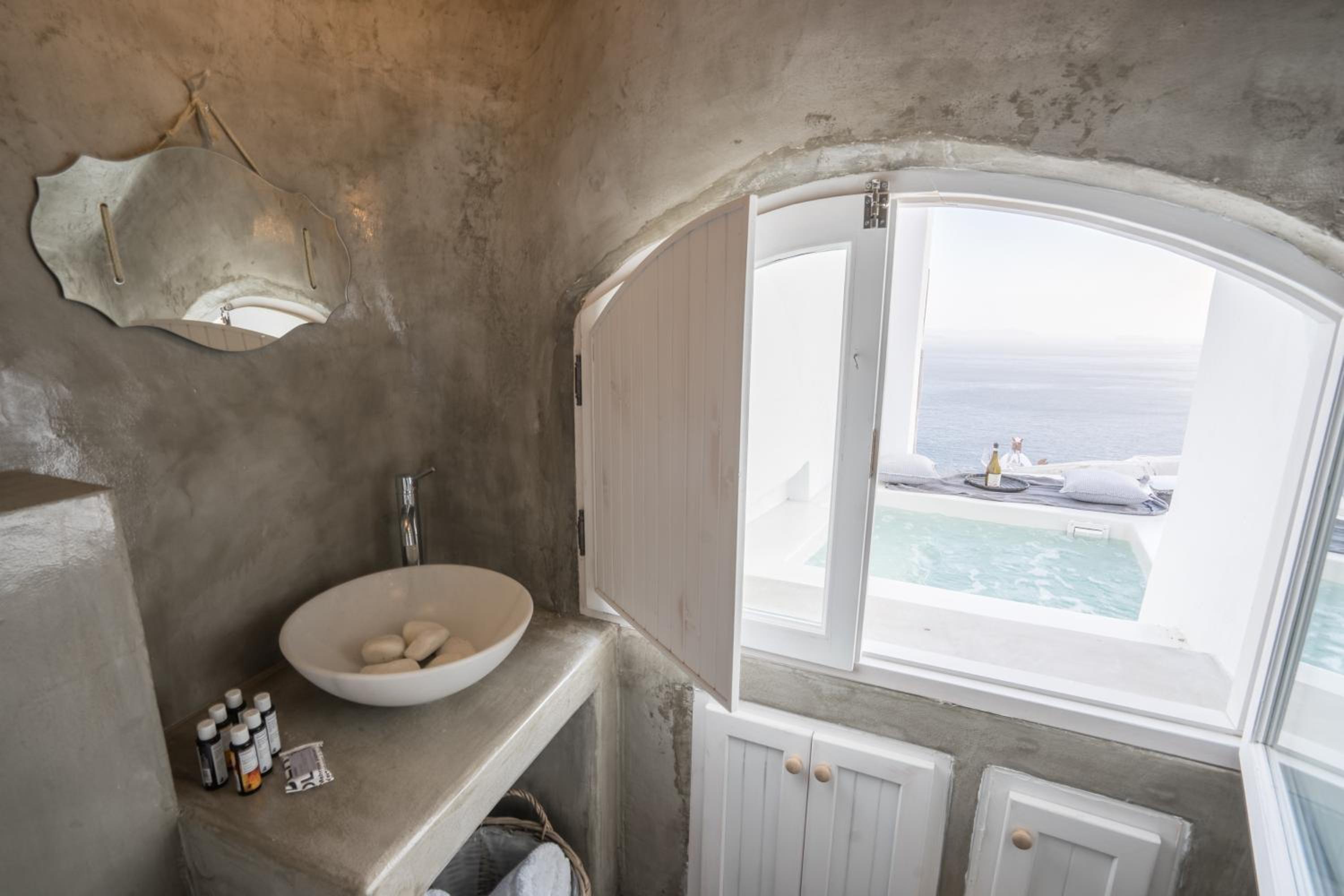 Oia Vacations - Canvas Suites - Property Image 36