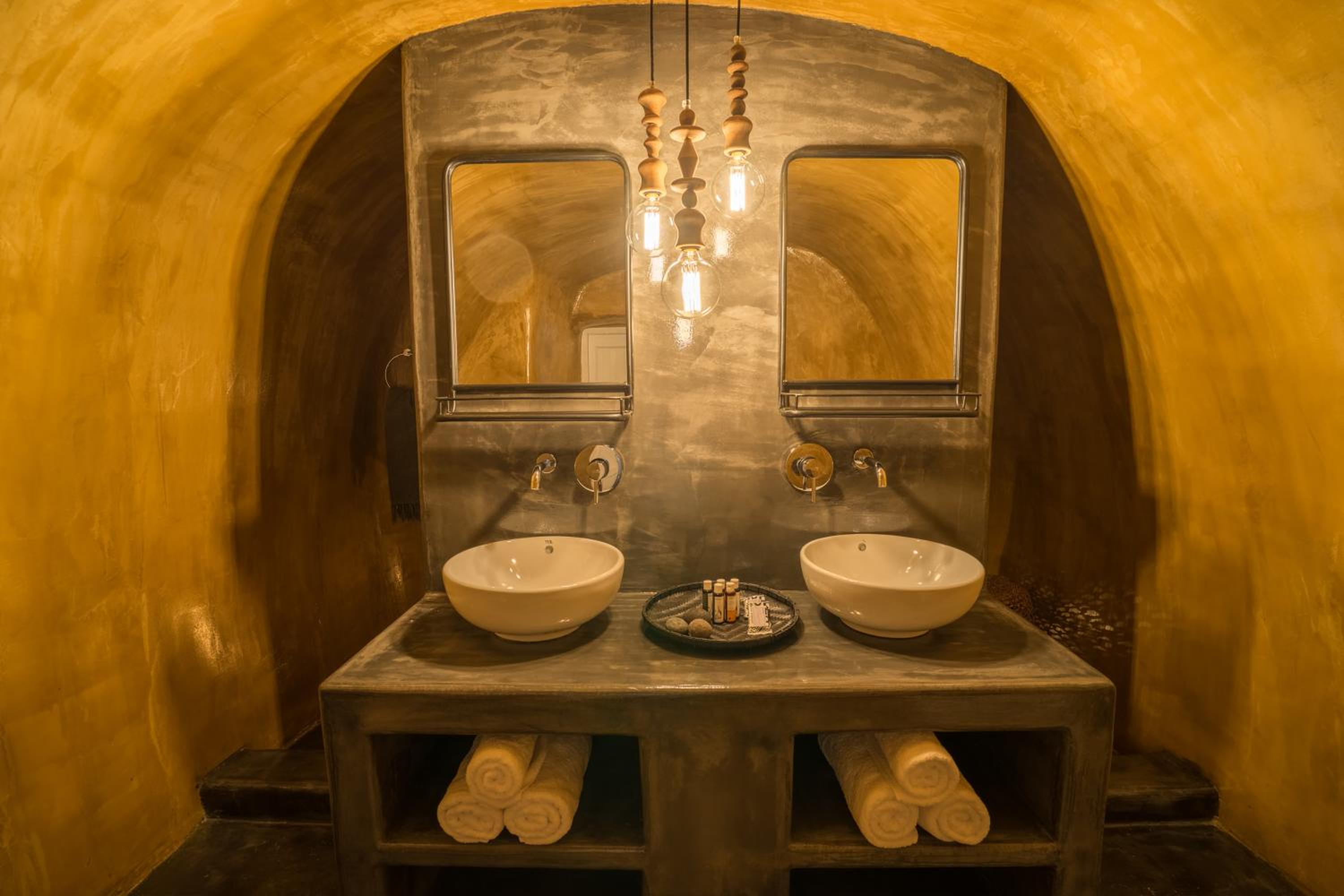 Oia Vacations - Canvas Suites - Property Image 29