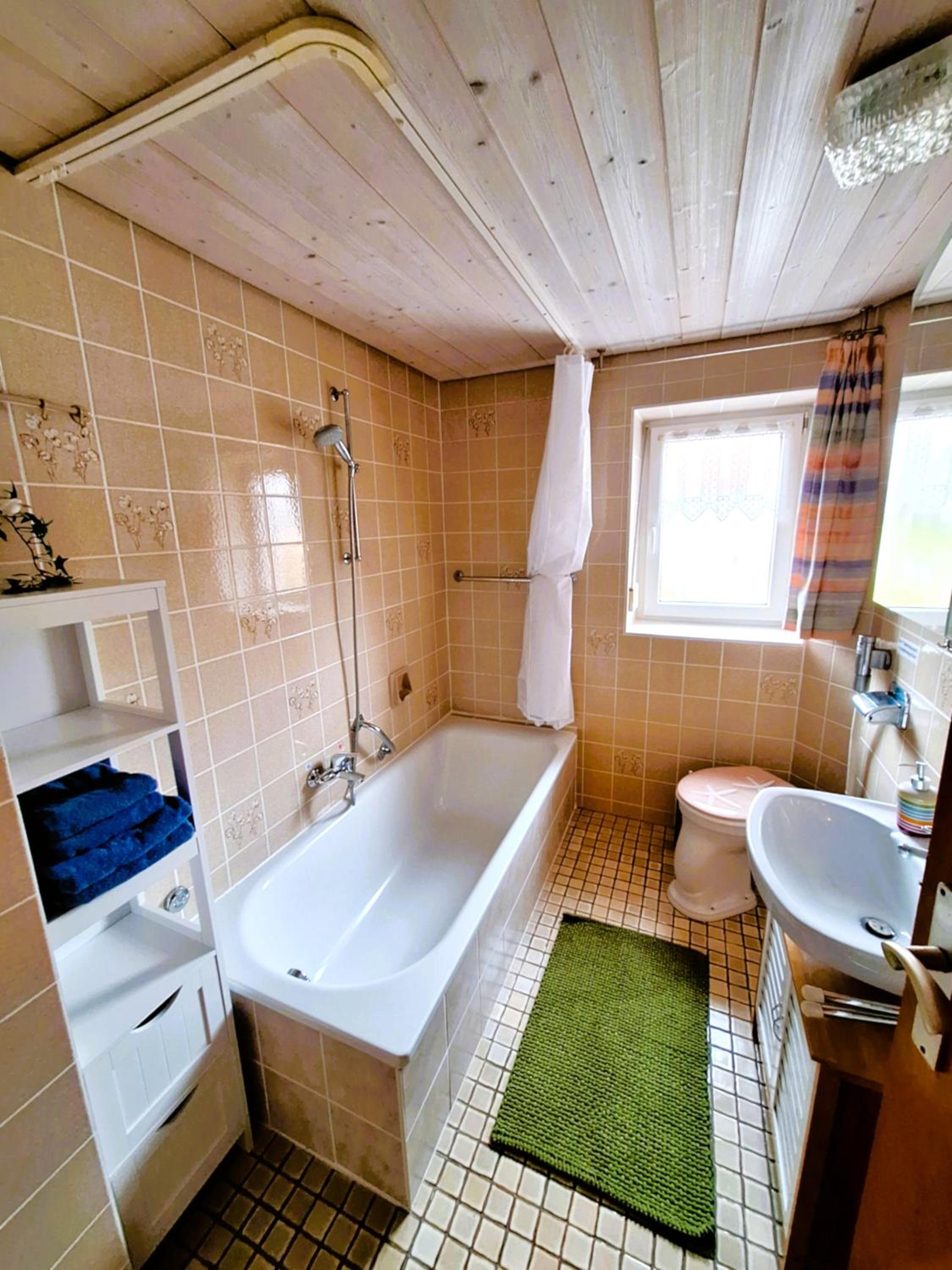 Haus Hindelang - 2 FeWos mit Zugspitzblick, inkl Königscard, gratis Parken & WLAN, Self Check-In, 5 Minuten ins Zentrum