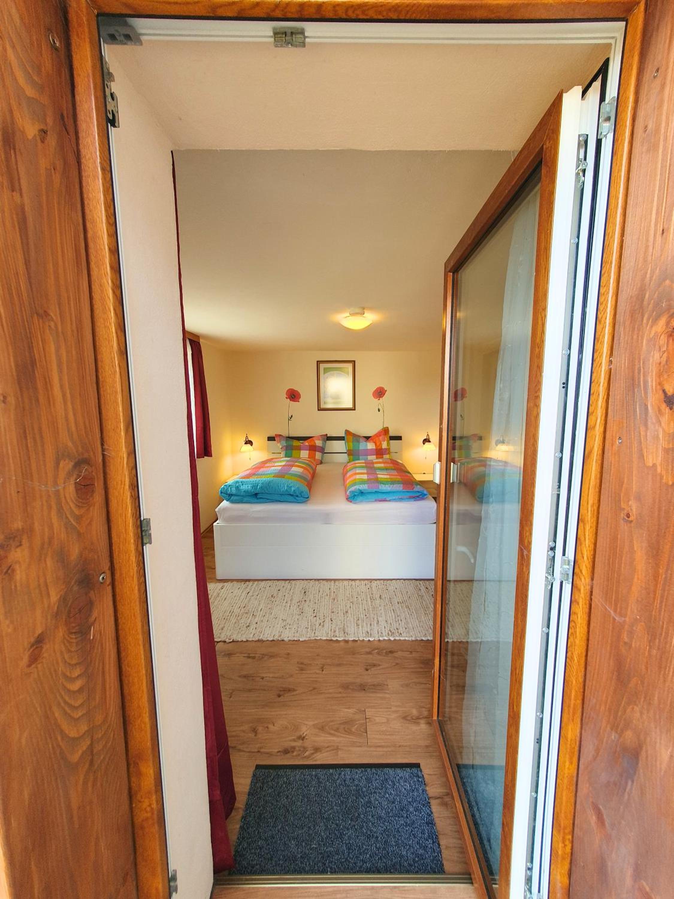 Haus Hindelang - 2 FeWos mit Zugspitzblick, inkl Königscard, gratis Parken & WLAN, Self Check-In, 5 Minuten ins Zentrum