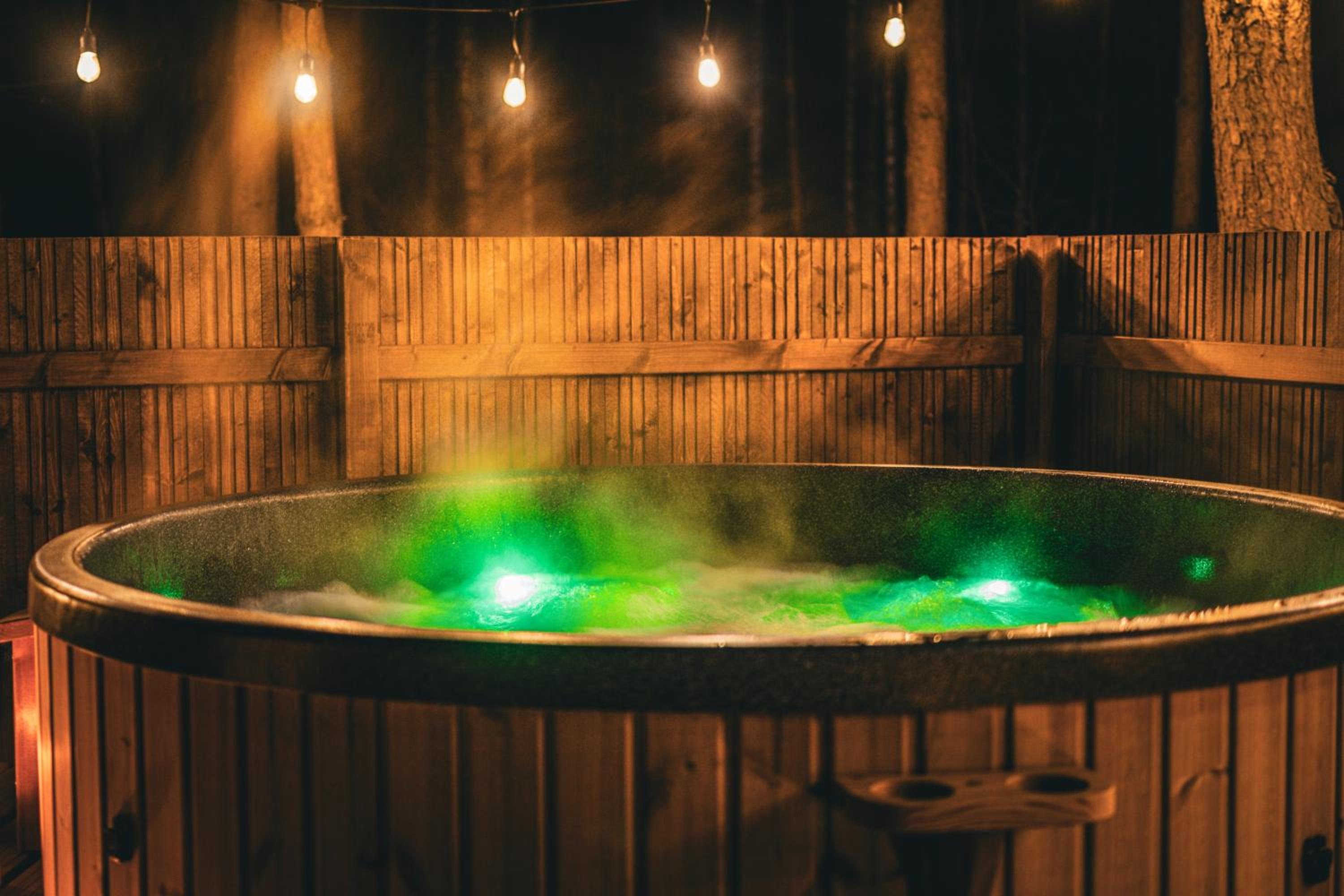 Osada LoveLaski - balia jacuzzi, sauna i kominek - całoroczne domki premium