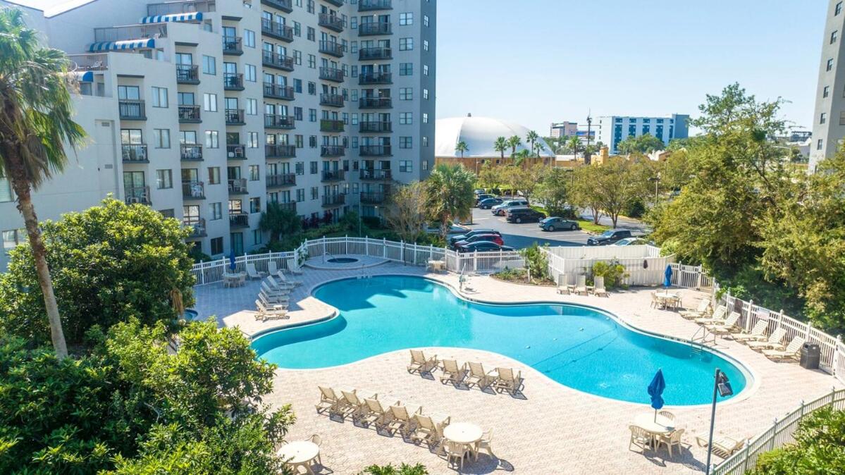 Luxury Lakeview Getaway 1 mile Universal Studios