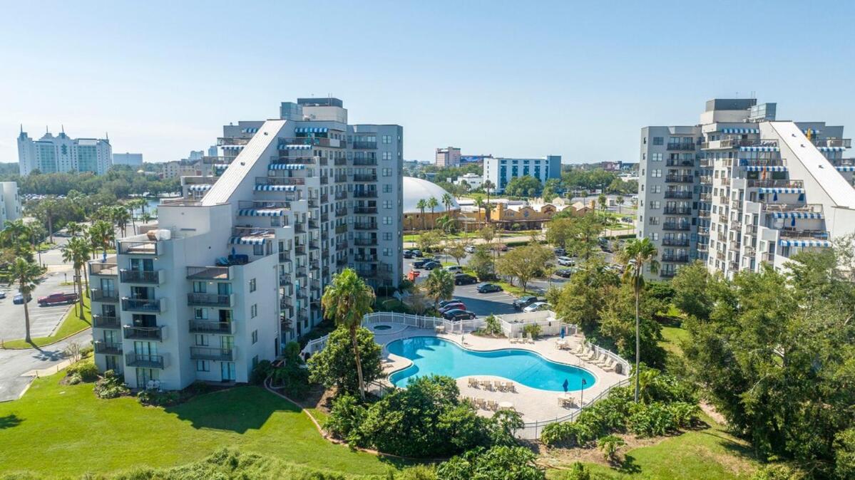 Luxury Lakeview Getaway 1 mile Universal Studios
