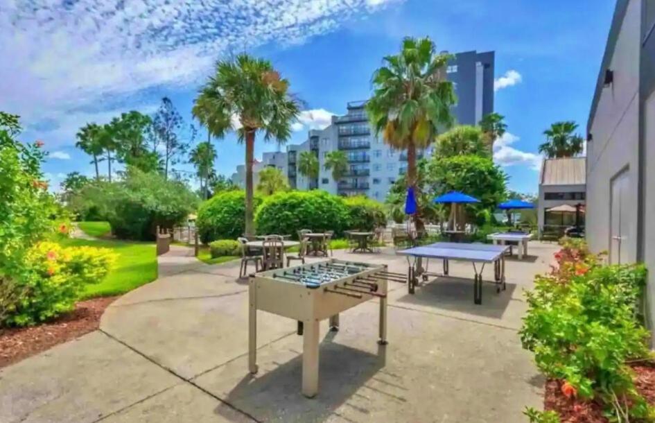 Luxury Lakeview Getaway 1 mile Universal Studios