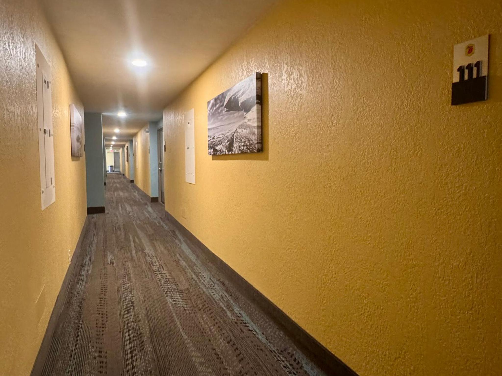 Super 8 by Wyndham Great Falls City Center