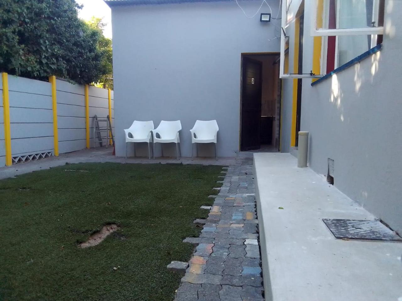 Neo & Ruks Guest Houses Boston Belleville 3