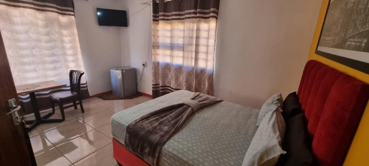 Neo & Ruks rooms parow 2
