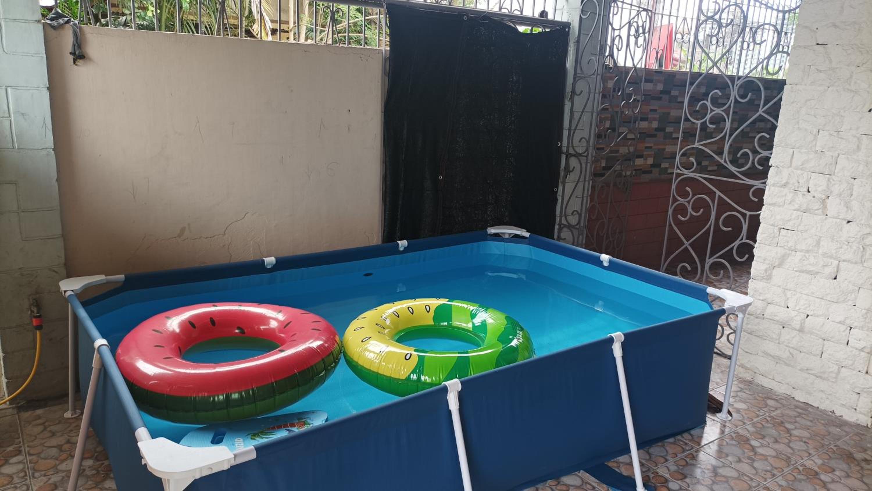 Spacious 3-Floor 6-BR Home, Pool, BBQ, KTV, WIFI