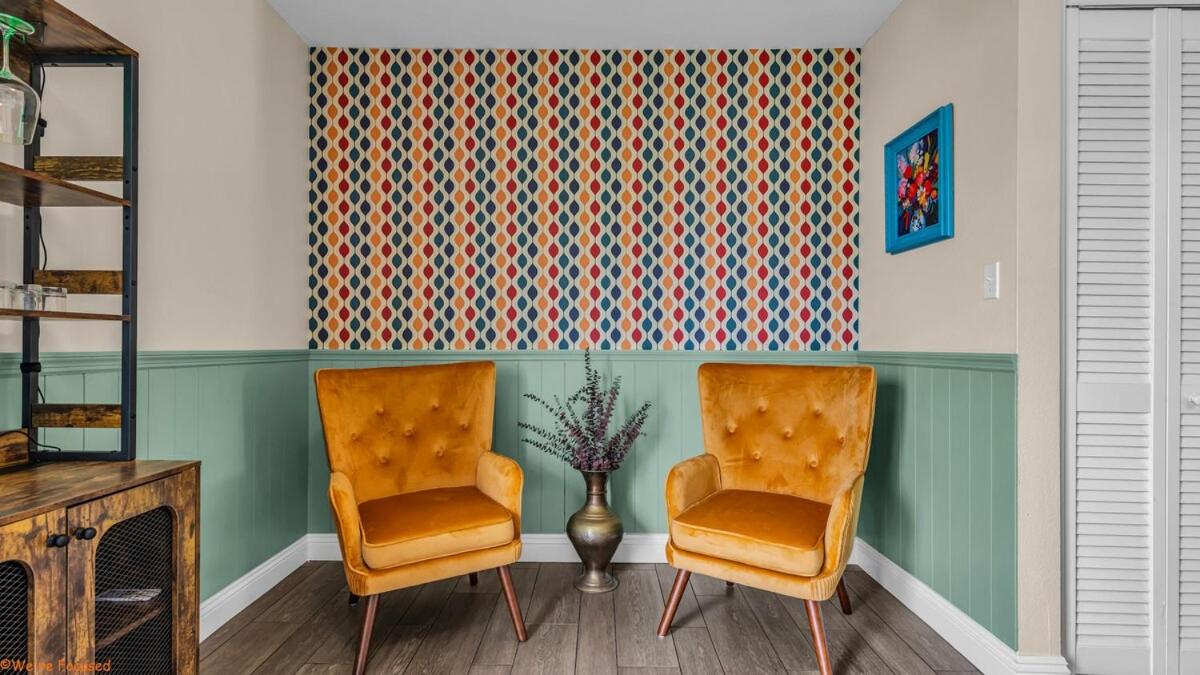 Mid-Century Desert Getaway
