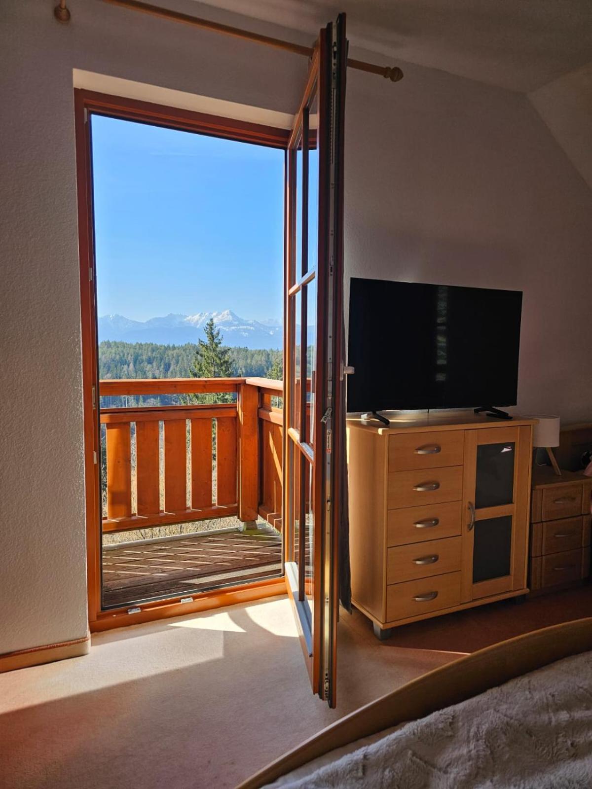 Villa Sara - Wörtherseeblick, Panoramaterrasse, Sauna