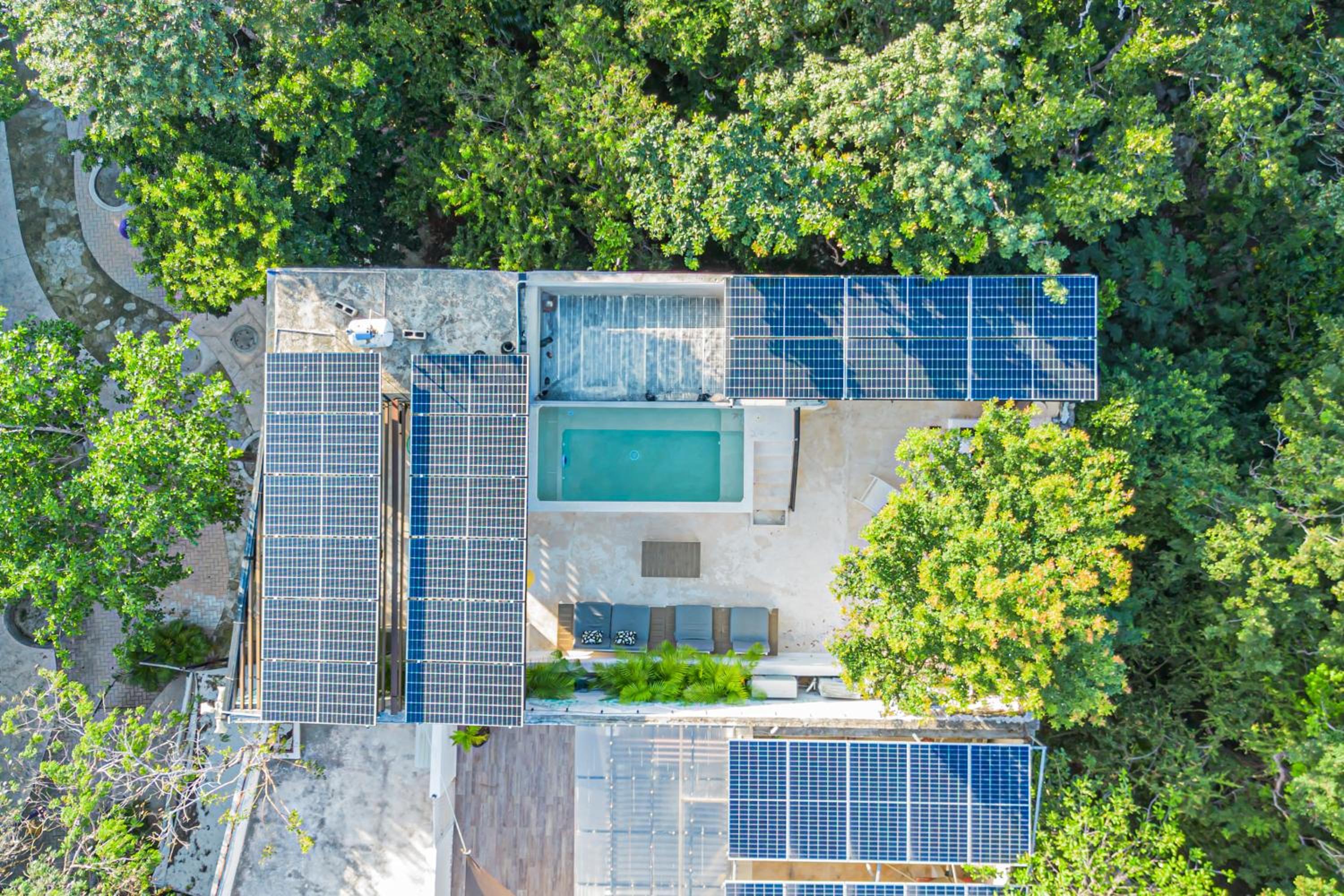 Two-Condos House in Great location with Rooftop and Pool and BBQ