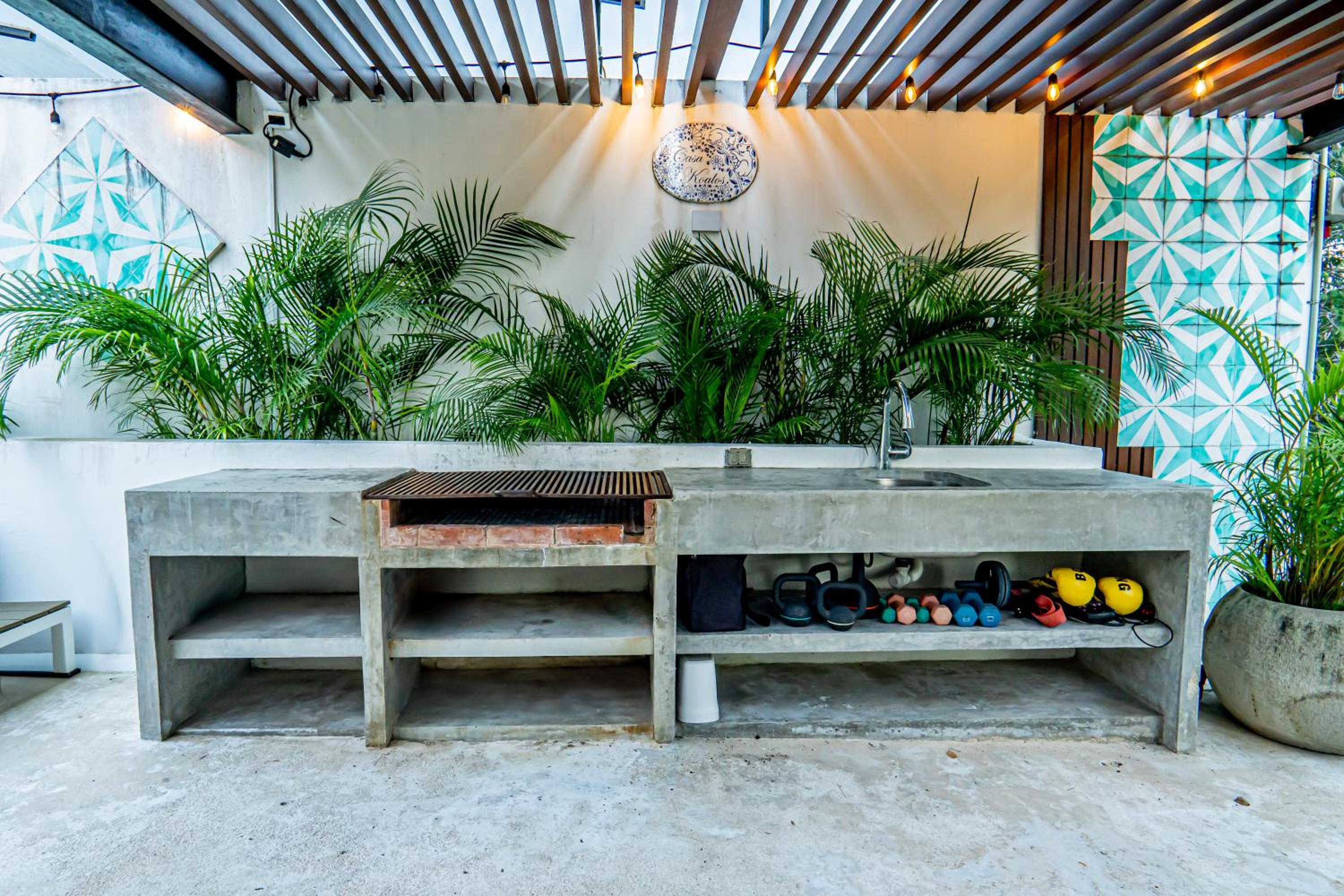 Two-Condos House in Great location with Rooftop and Pool and BBQ
