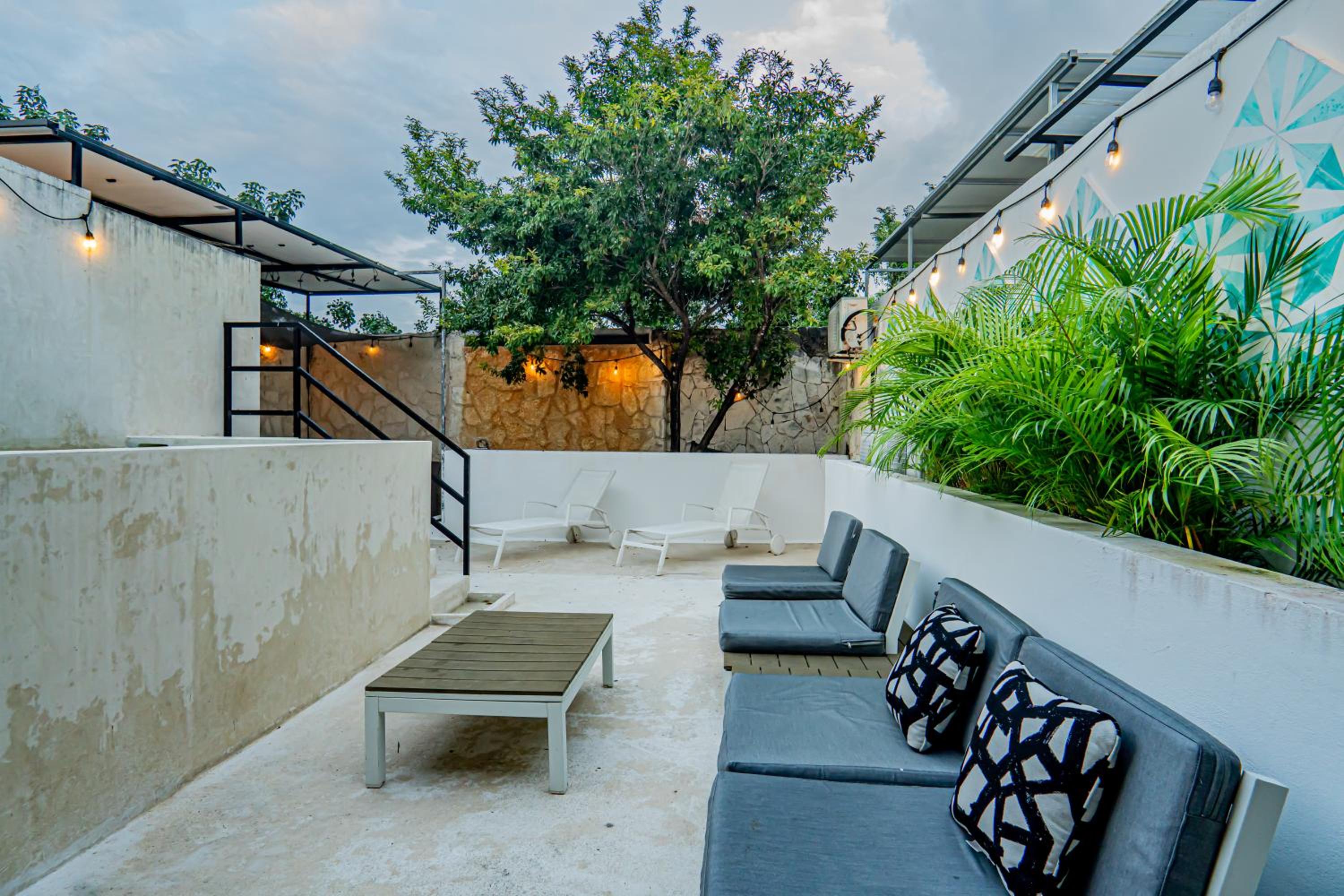 Two-Condos House in Great location with Rooftop and Pool and BBQ